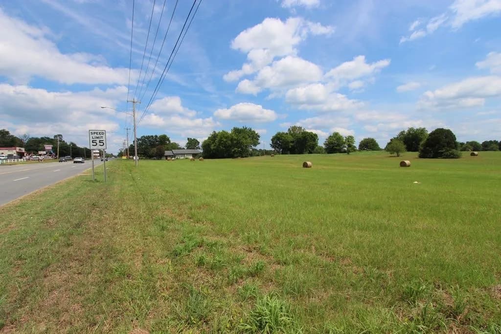 Property at 2365 E Oak - Image 38