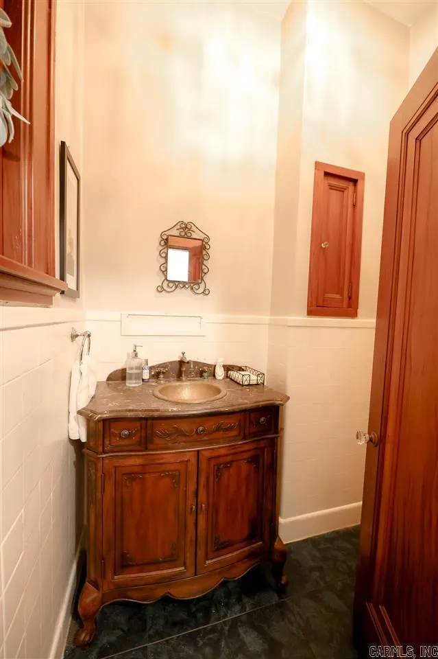 Property at 1701 N Madison ave - Image 17
