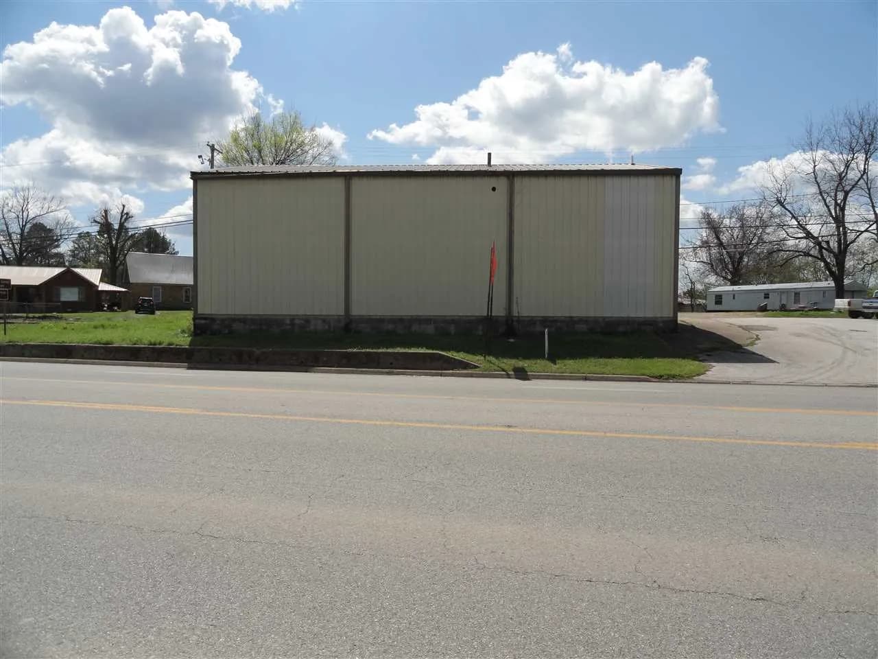 Property at 501 E Main - Image 8