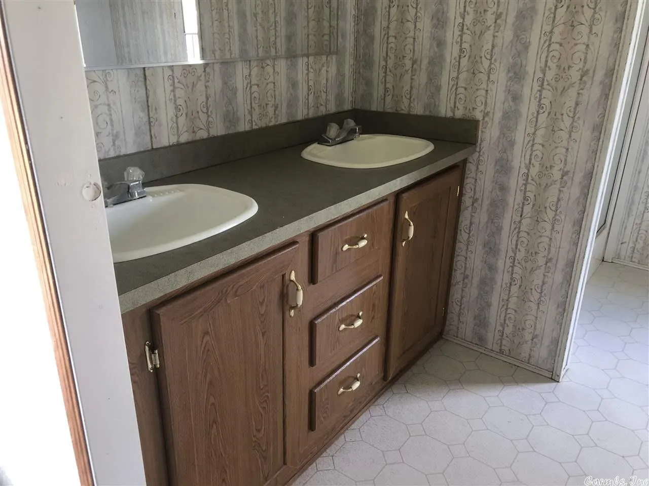 Property at 127  Walnut - Image 18