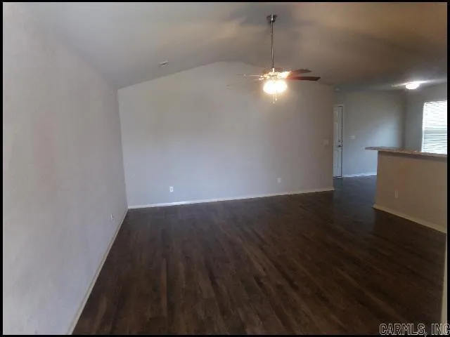 Property at 24  Avant garde - Image 3