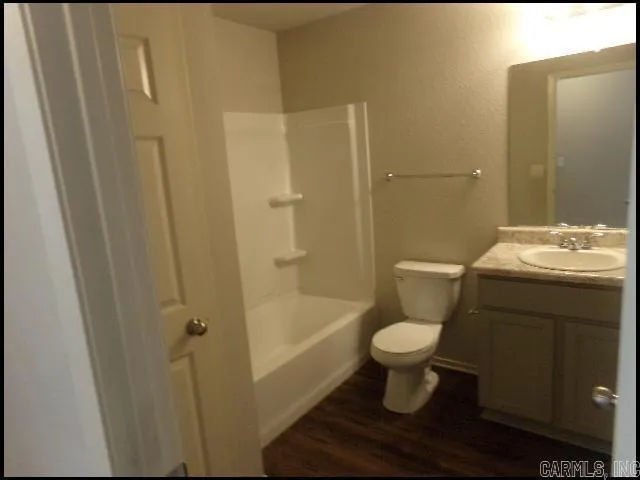 Property at 24  Avant garde - Image 11