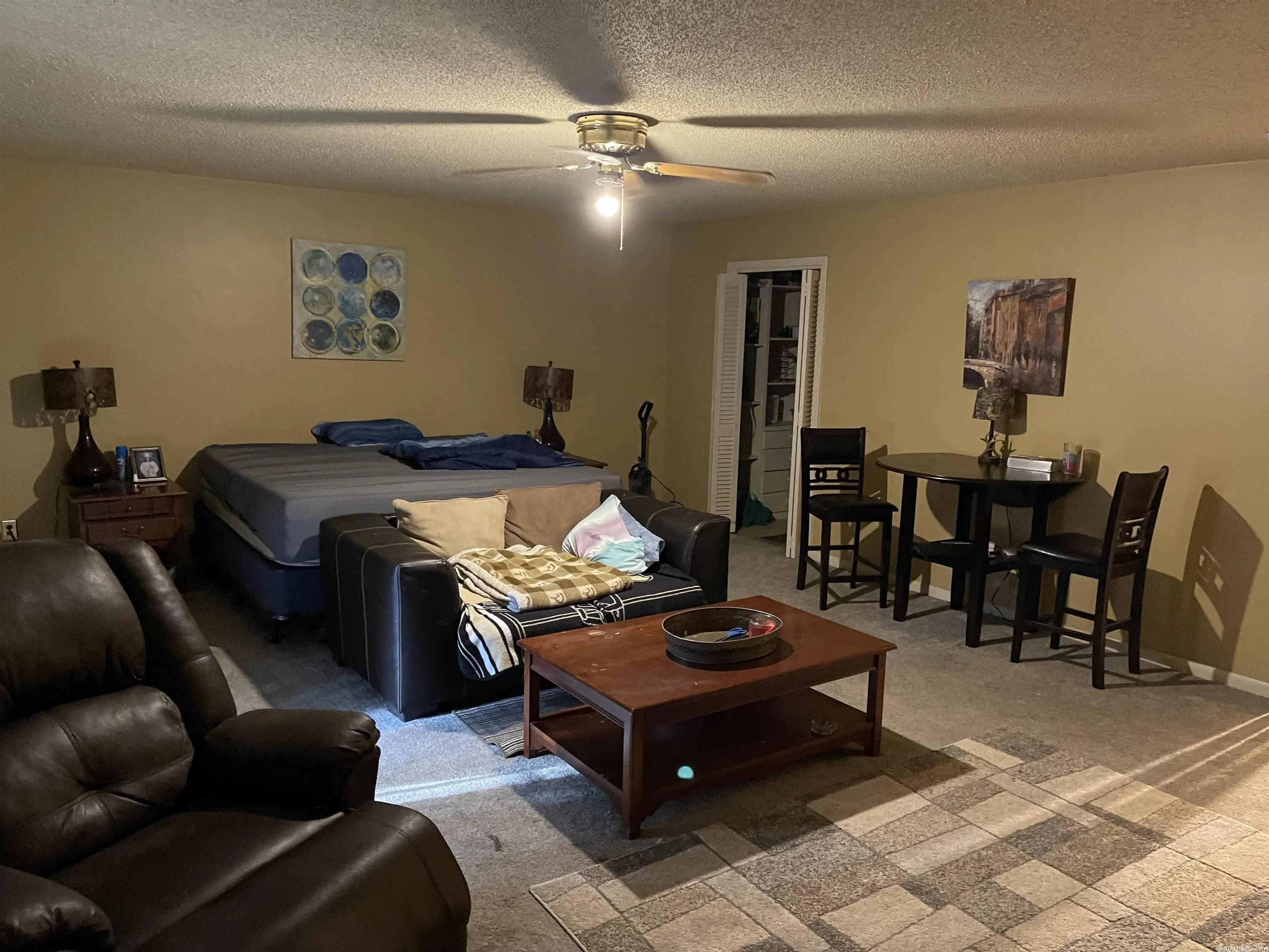 Property at 409 W Spruce - Image 5