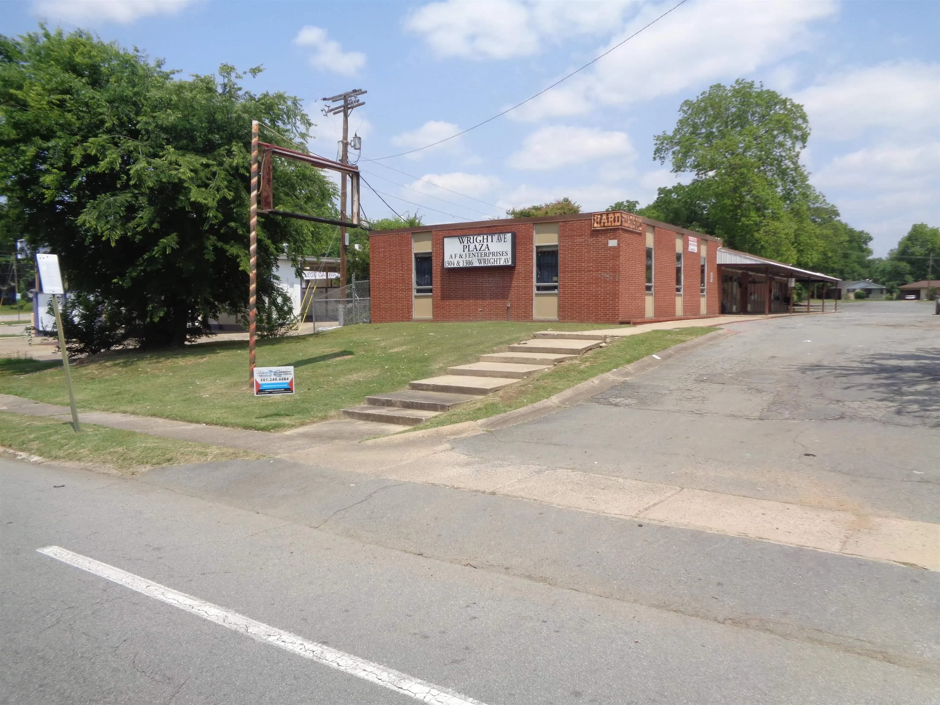 Property at 1304-1306  Wright - Image 2