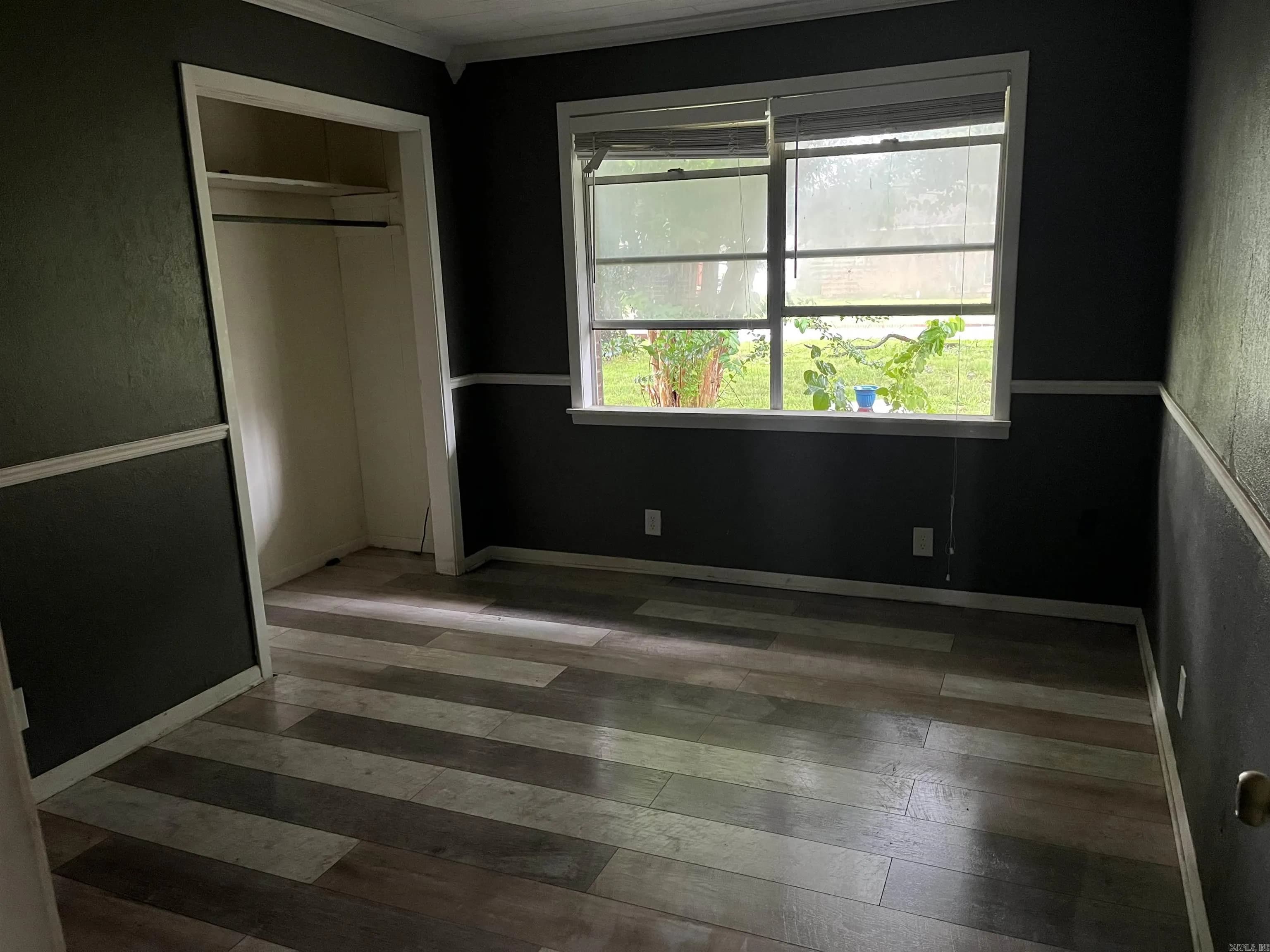 Property at 209  Ball - Image 11