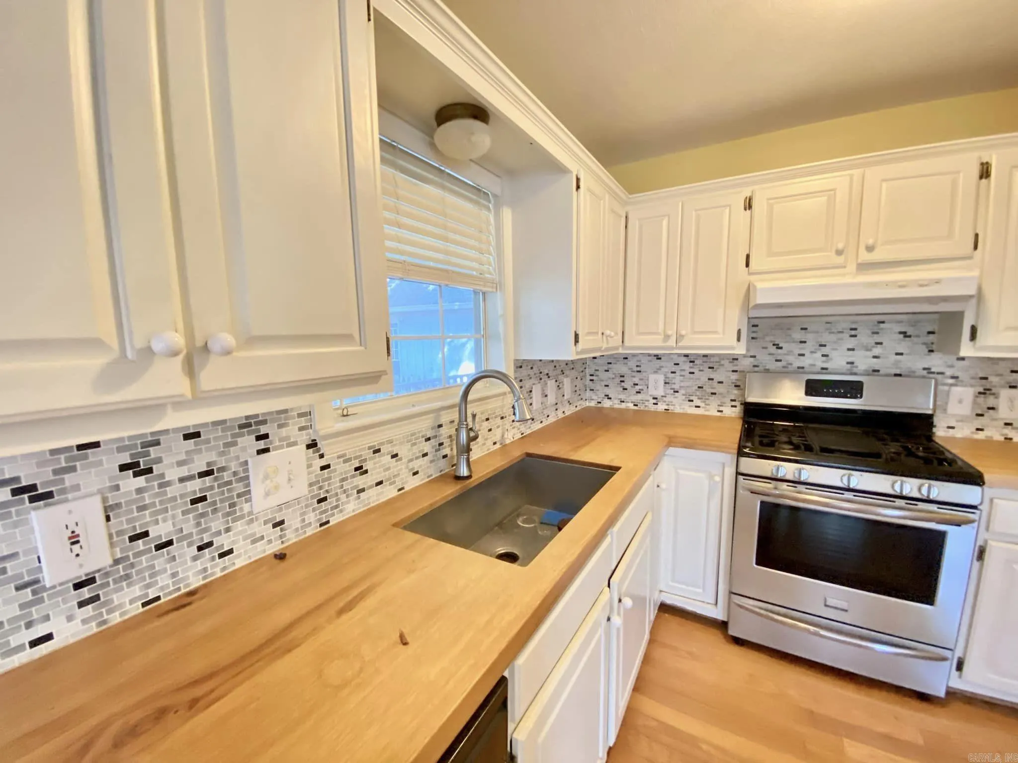 Property at 118  Lancaster - Image 4
