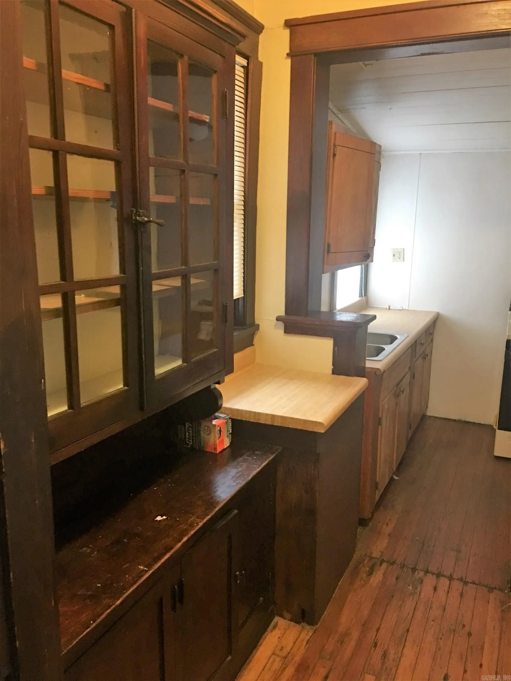 Property at 2216 S Izard - Image 8