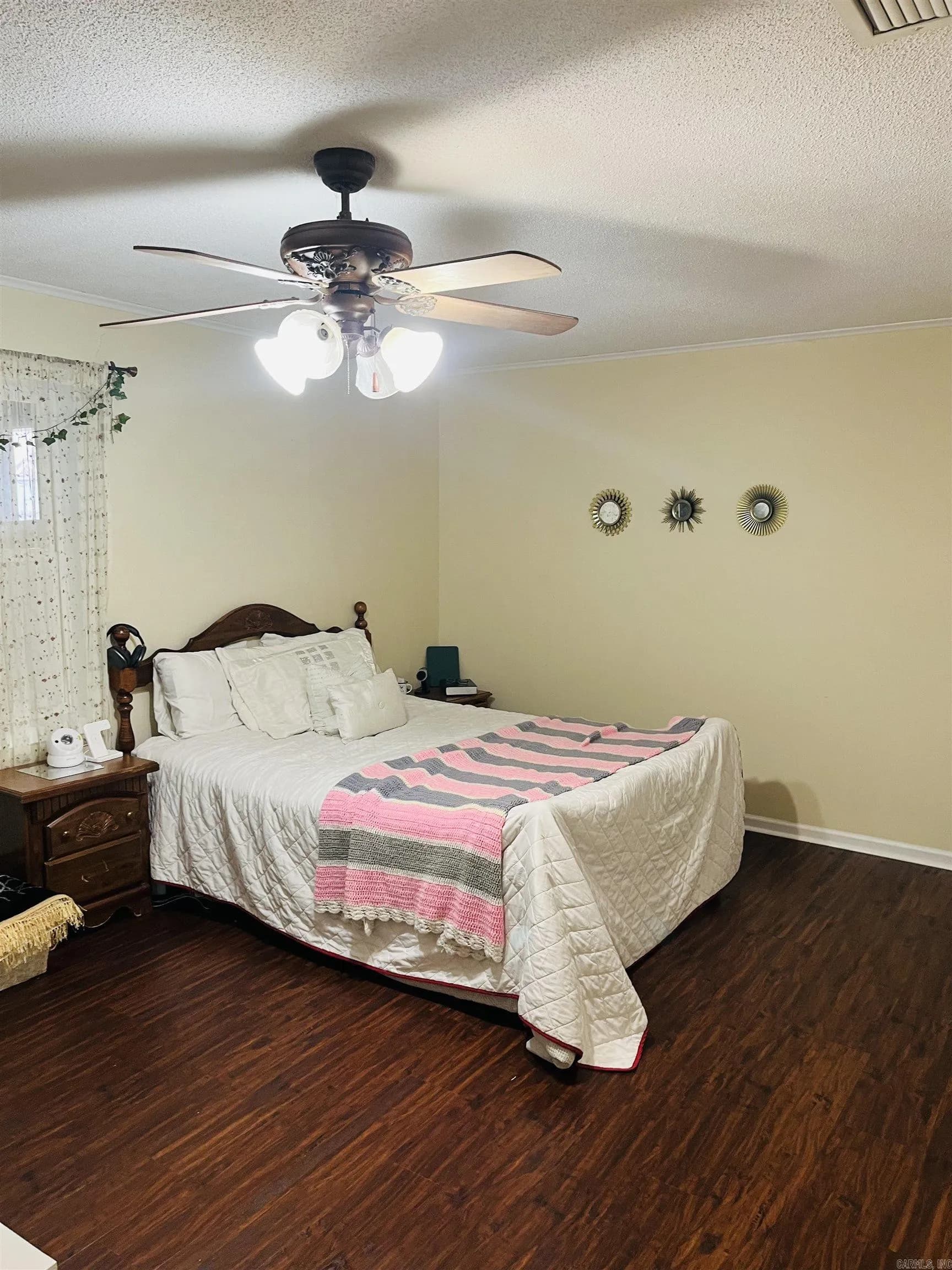 Property at 213  Elm - Image 18