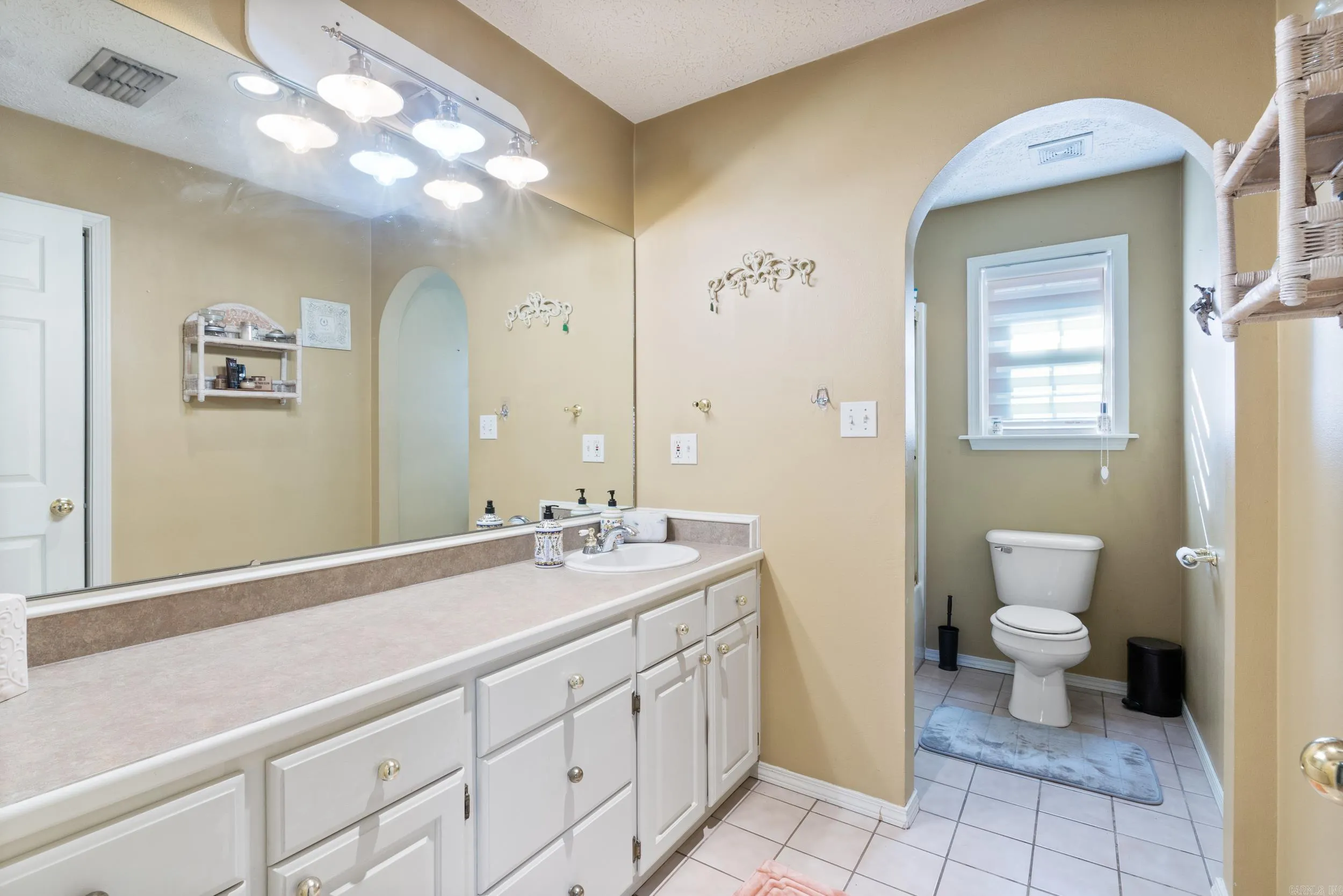 Property at 88  Brooke - Image 14