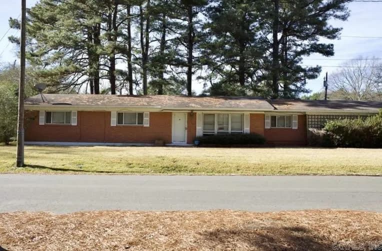 Property at 709 W Locust - Image 1