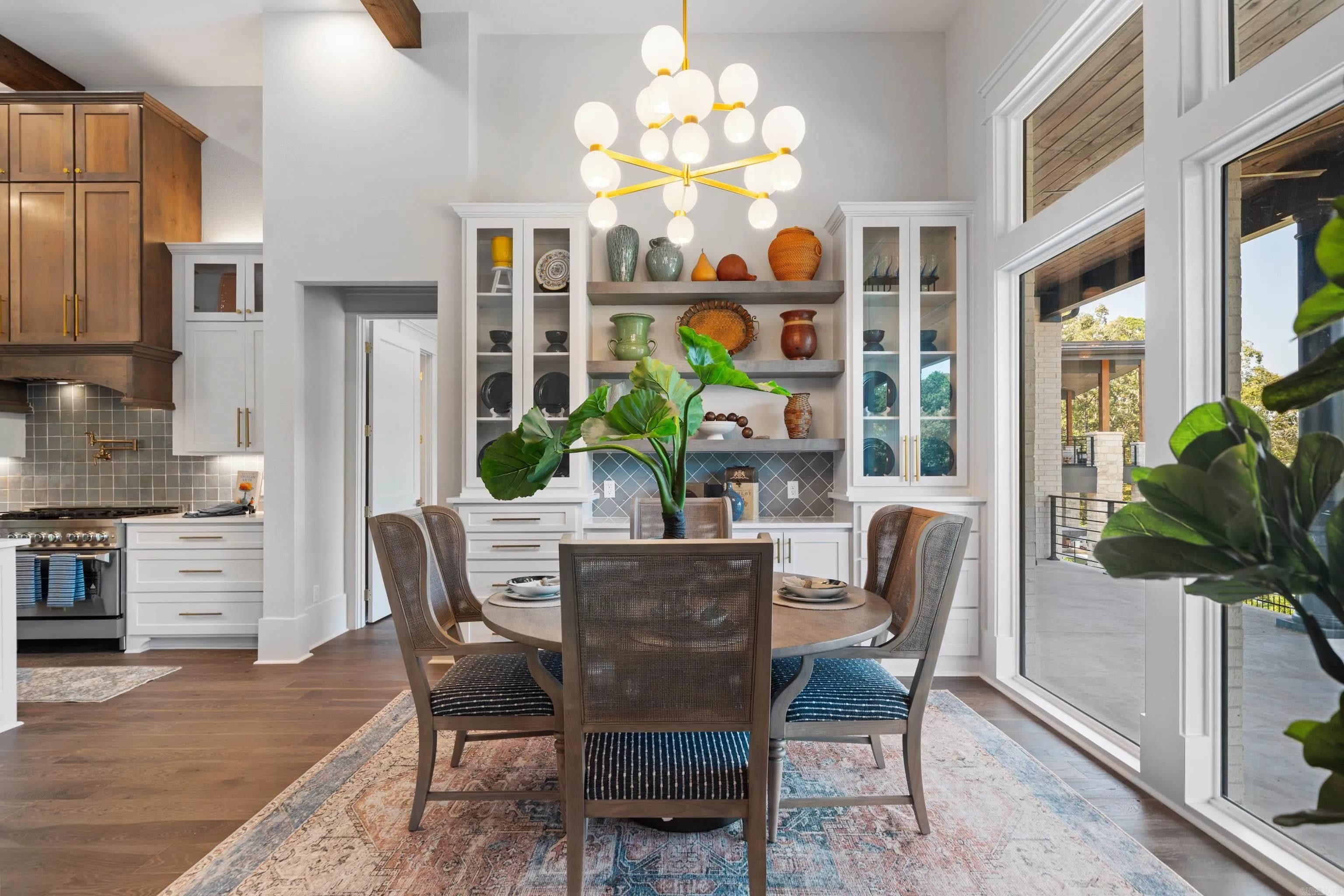 Property at 150  Cardinal - Image 11