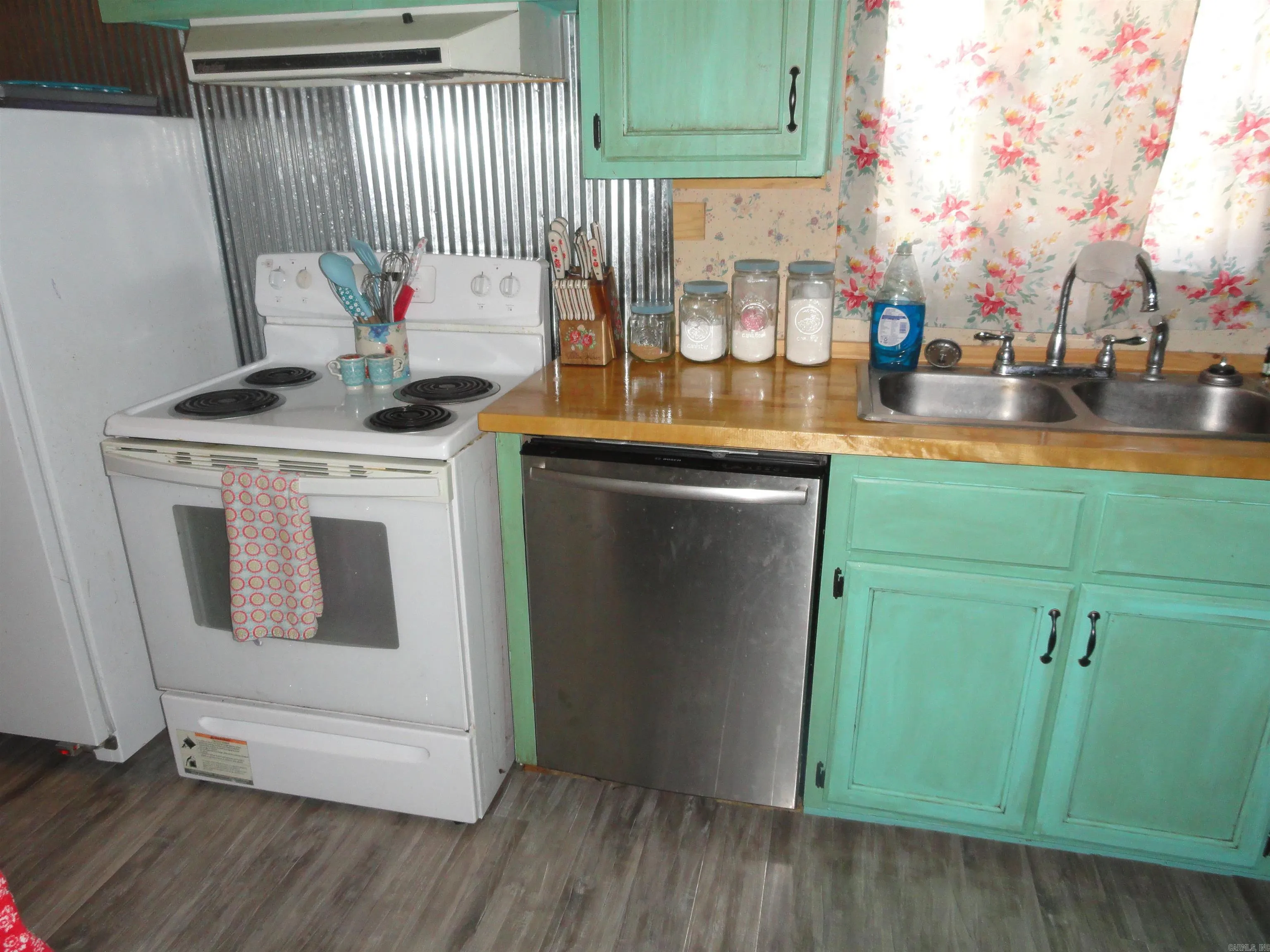 Property at 308  Plain view - Image 28
