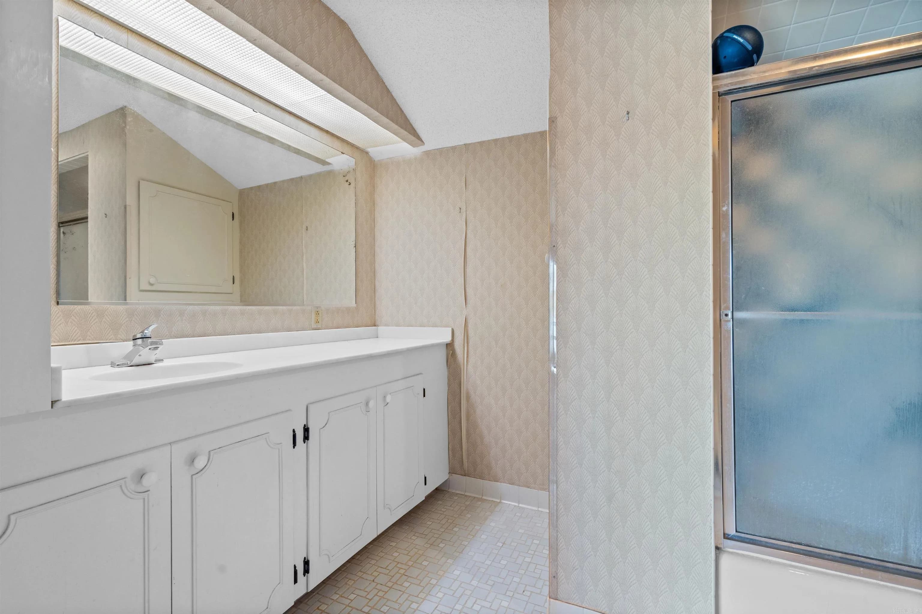 Property at 146  Riverside - Image 27