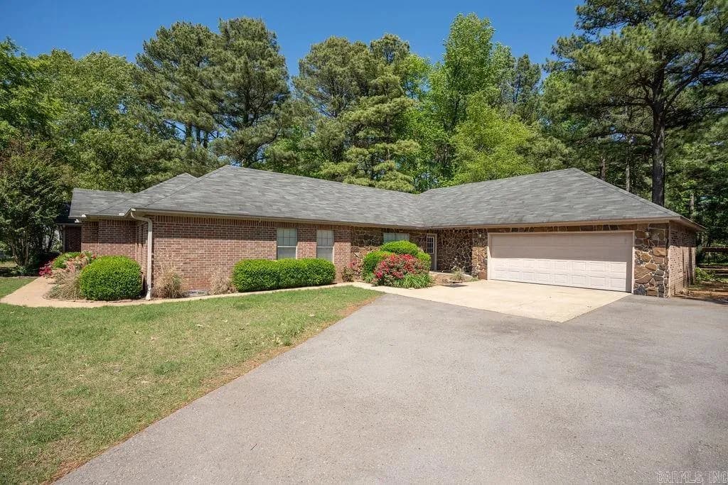 Property at 305  Pleasant meadows cv - Image 5