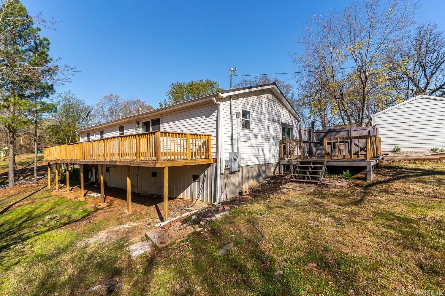 Property at 642 N 2nd ext - Image 32