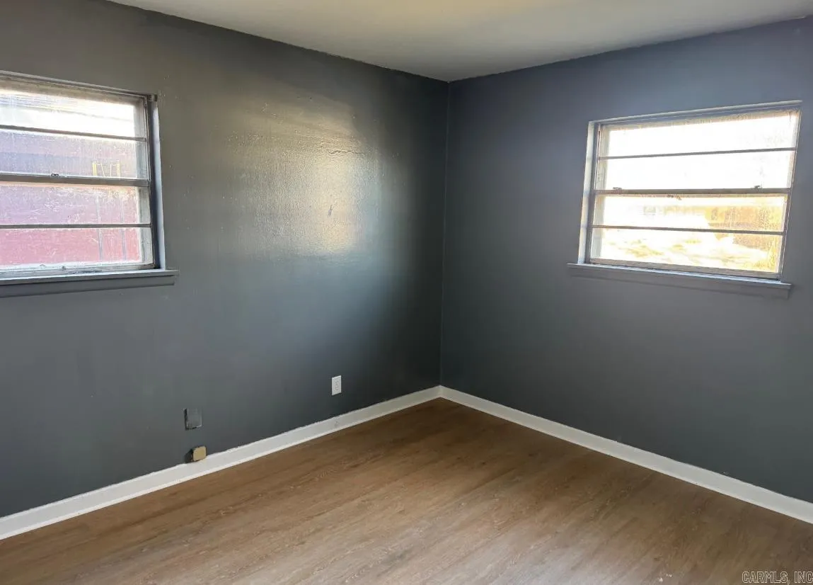 Property at 704 E Bethany - Image 3