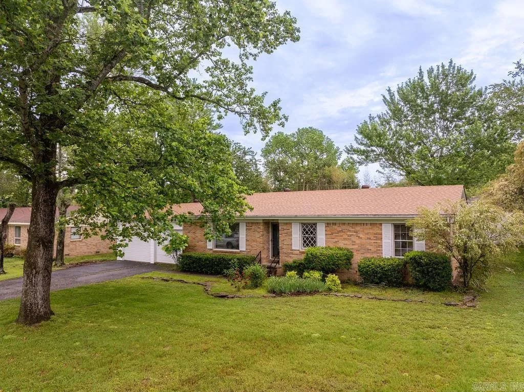Property at 425  Sunset - Image 2