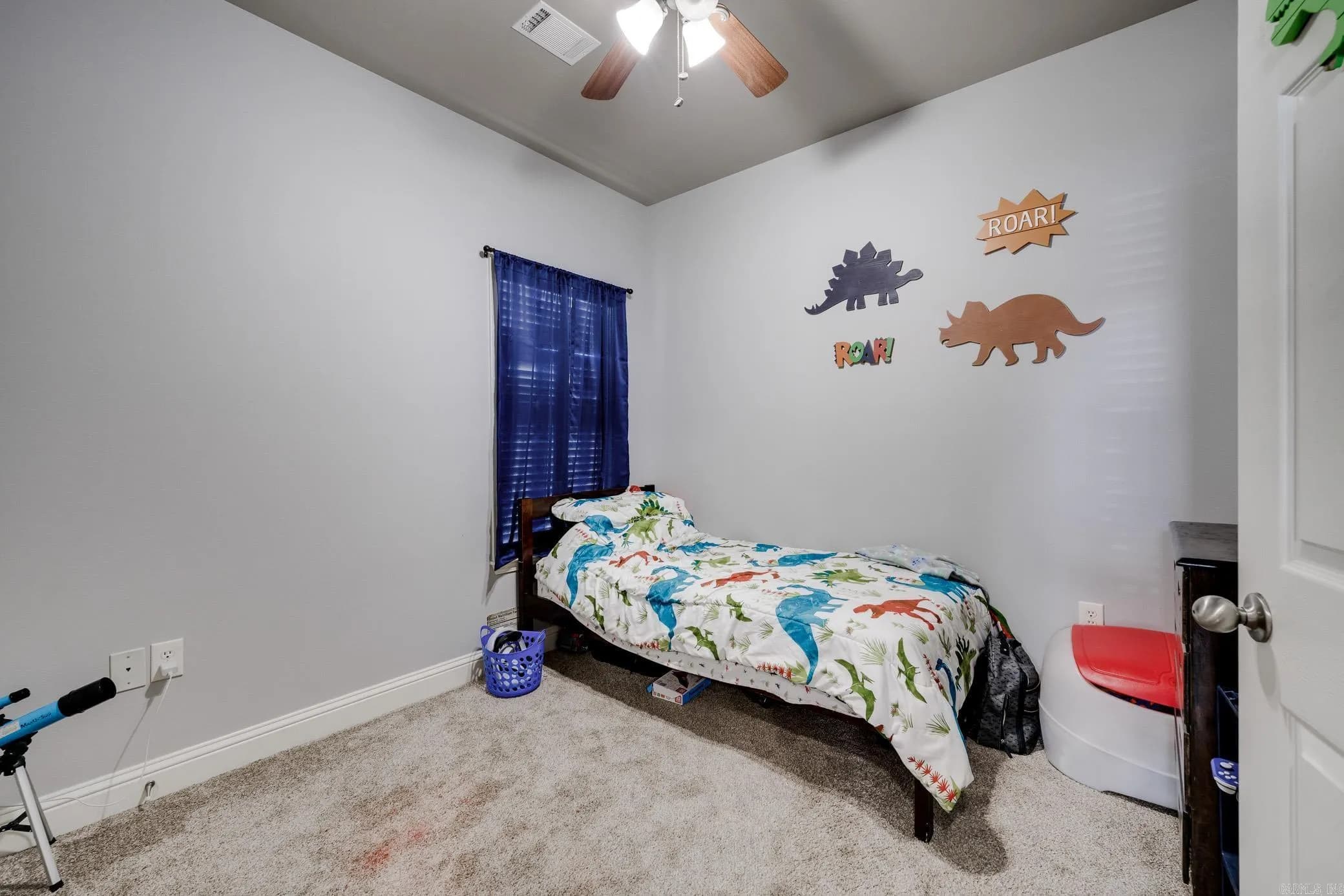 Property at 6  Logan - Image 23