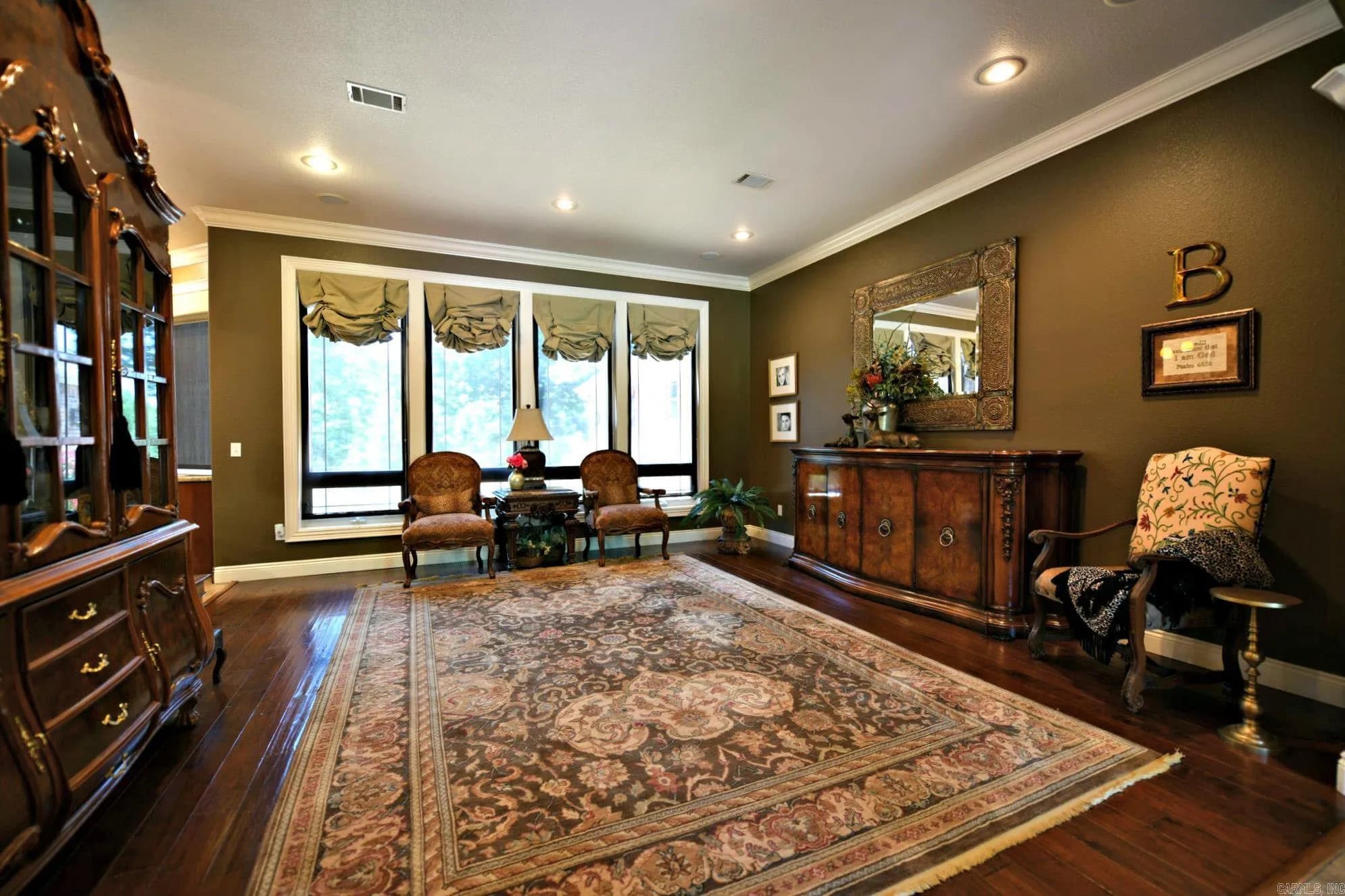 Property at 906  Grandview - Image 9