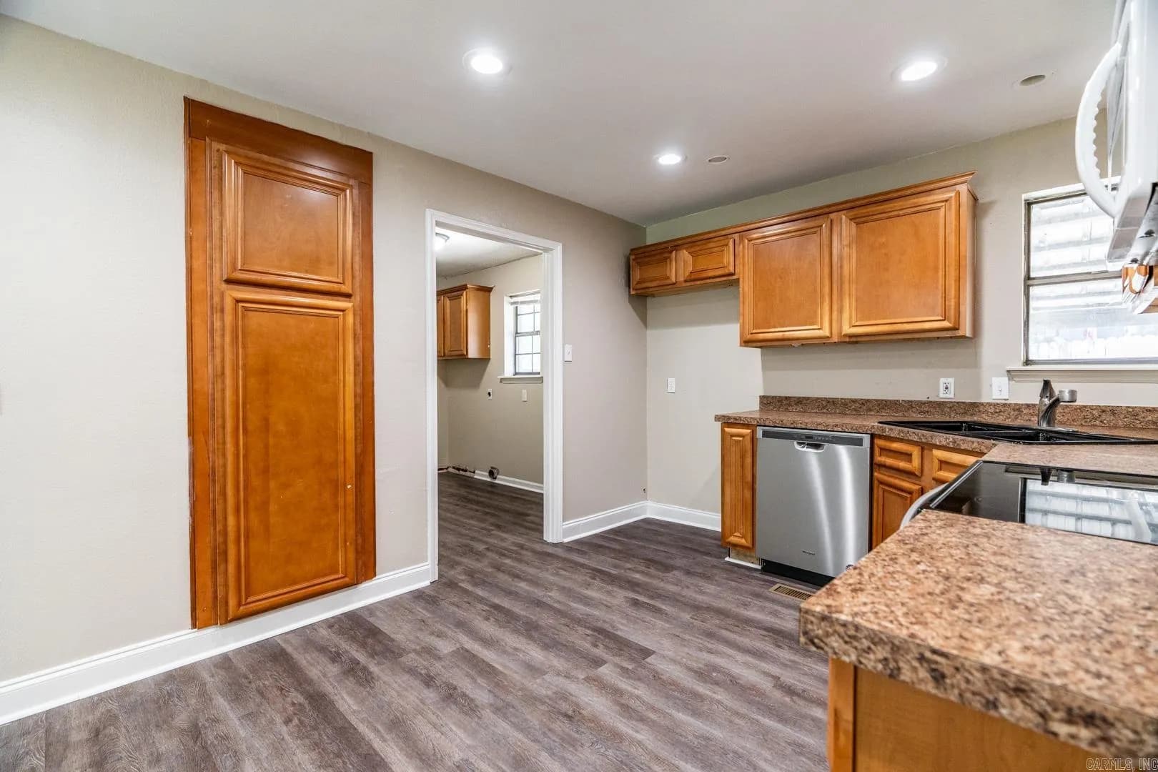 Property at 1512  Foxrun road - Image 6