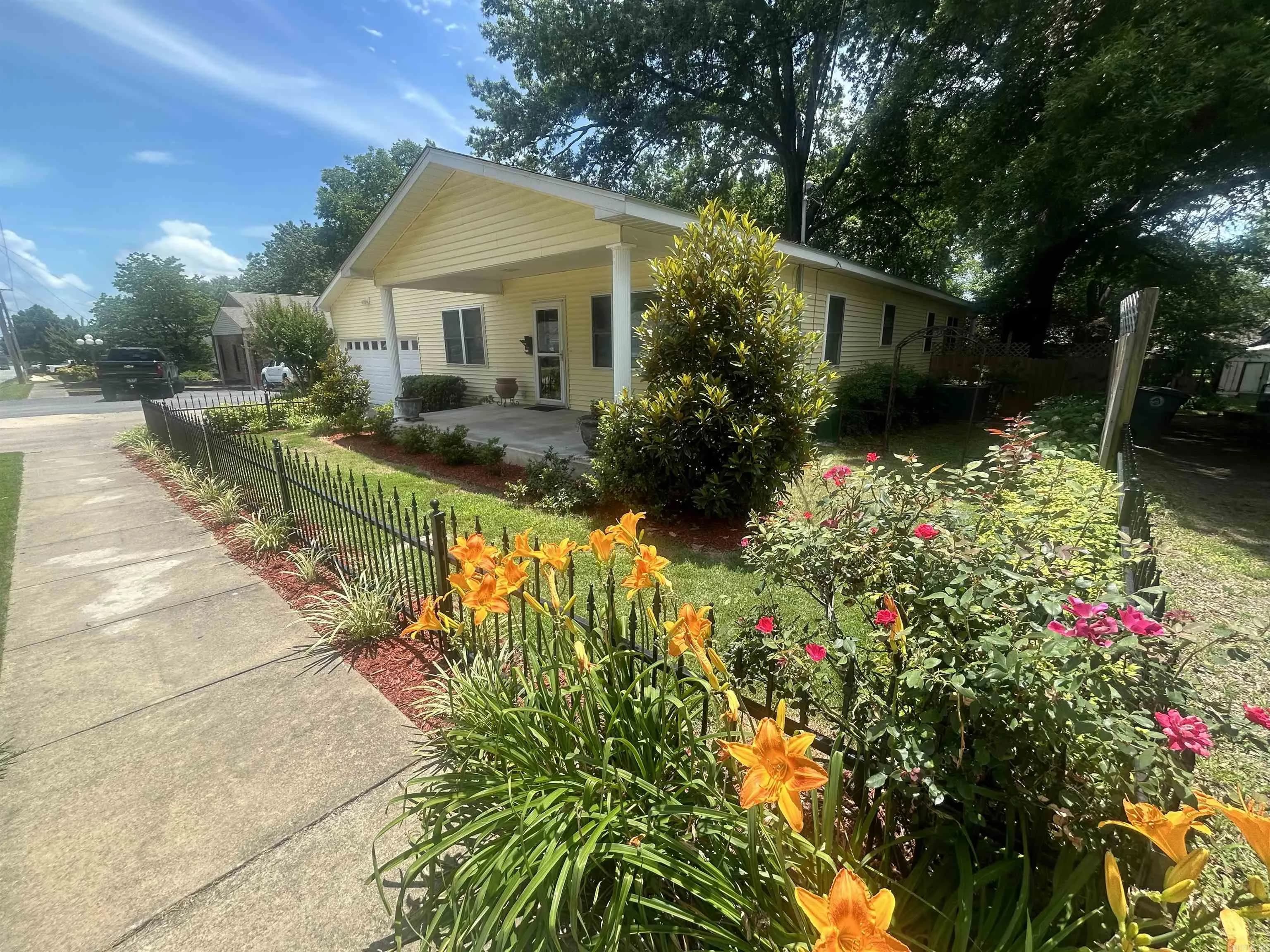 Property at 1405 E Moore - Image 37