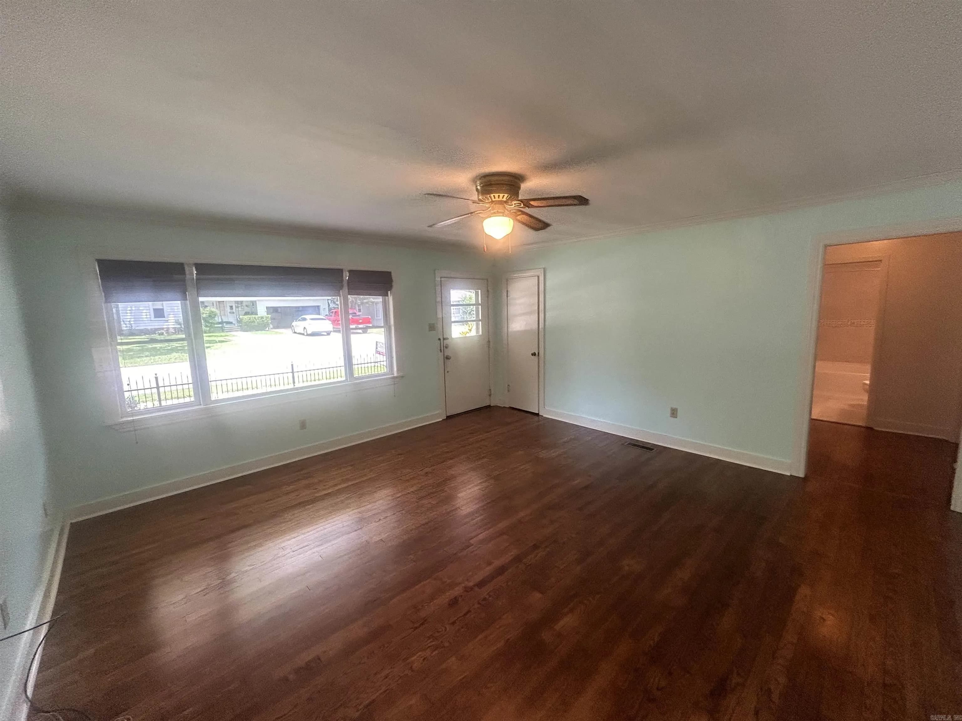 Property at 1405 E Moore - Image 6