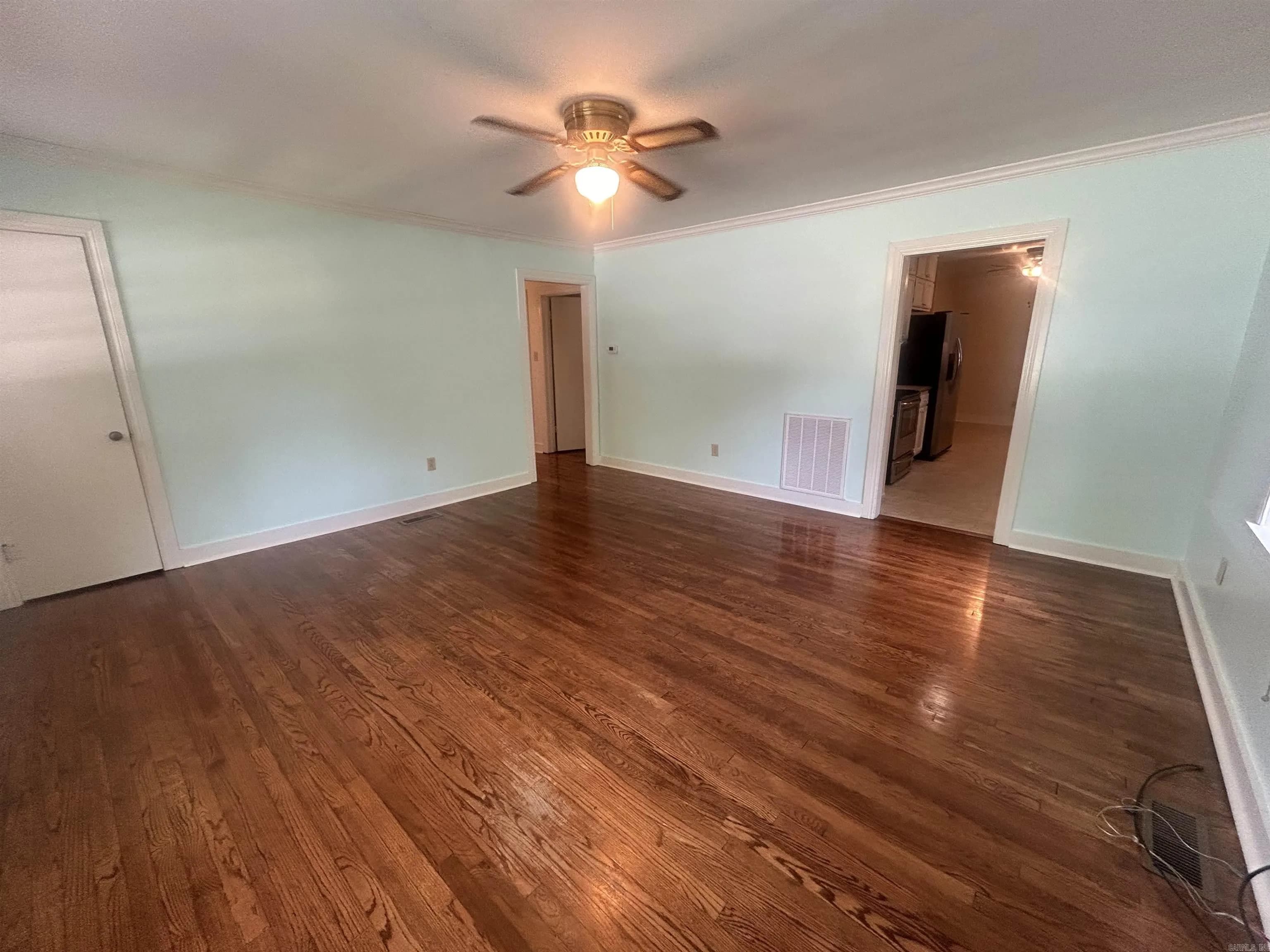 Property at 1405 E Moore - Image 7