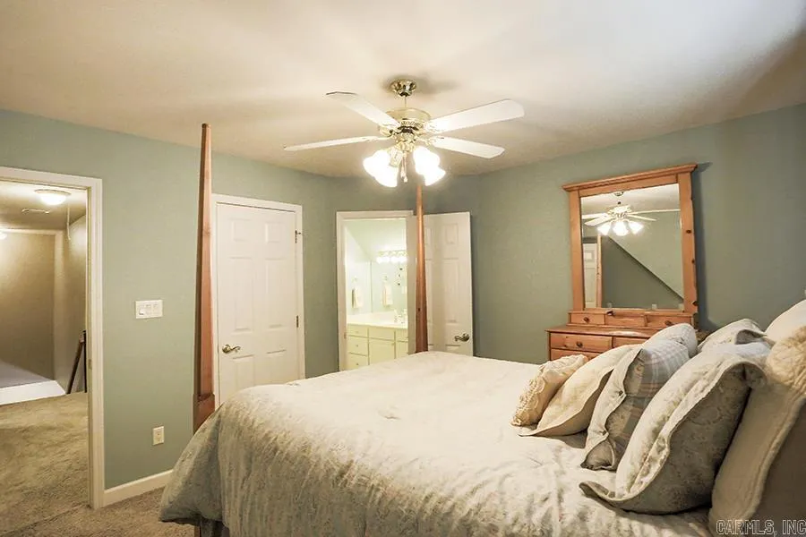 Property at 8  Ridgefield - Image 33