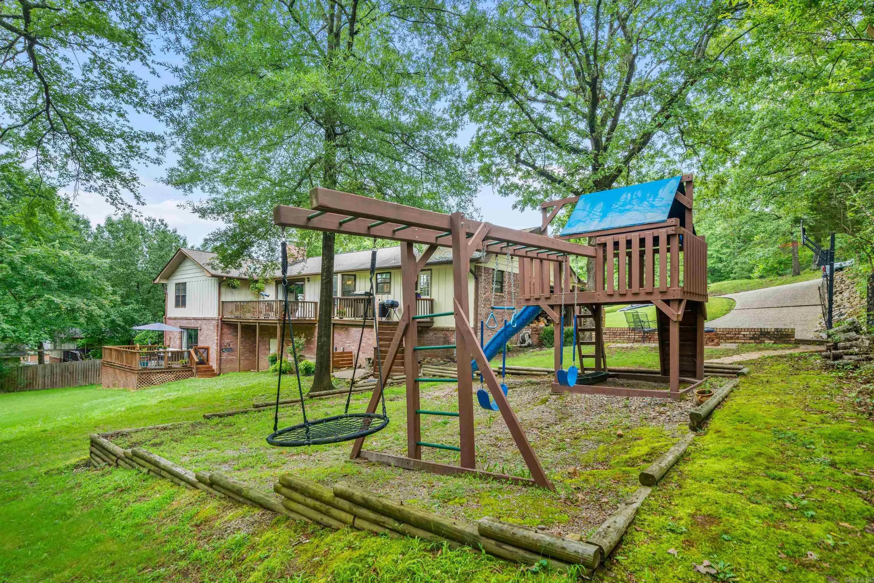 Property at 102  Wedgewood - Image 44
