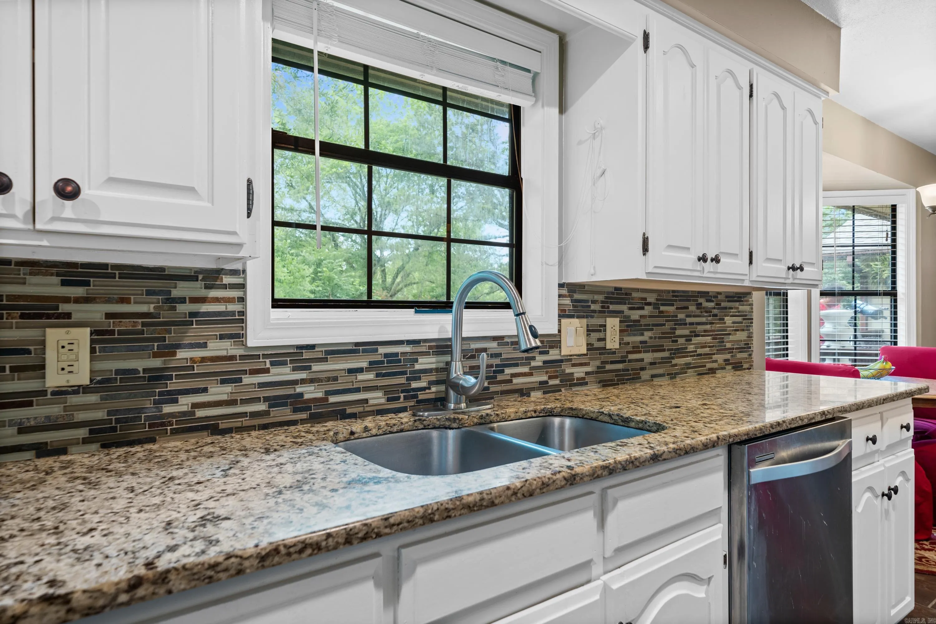 Property at 102  Wedgewood - Image 11