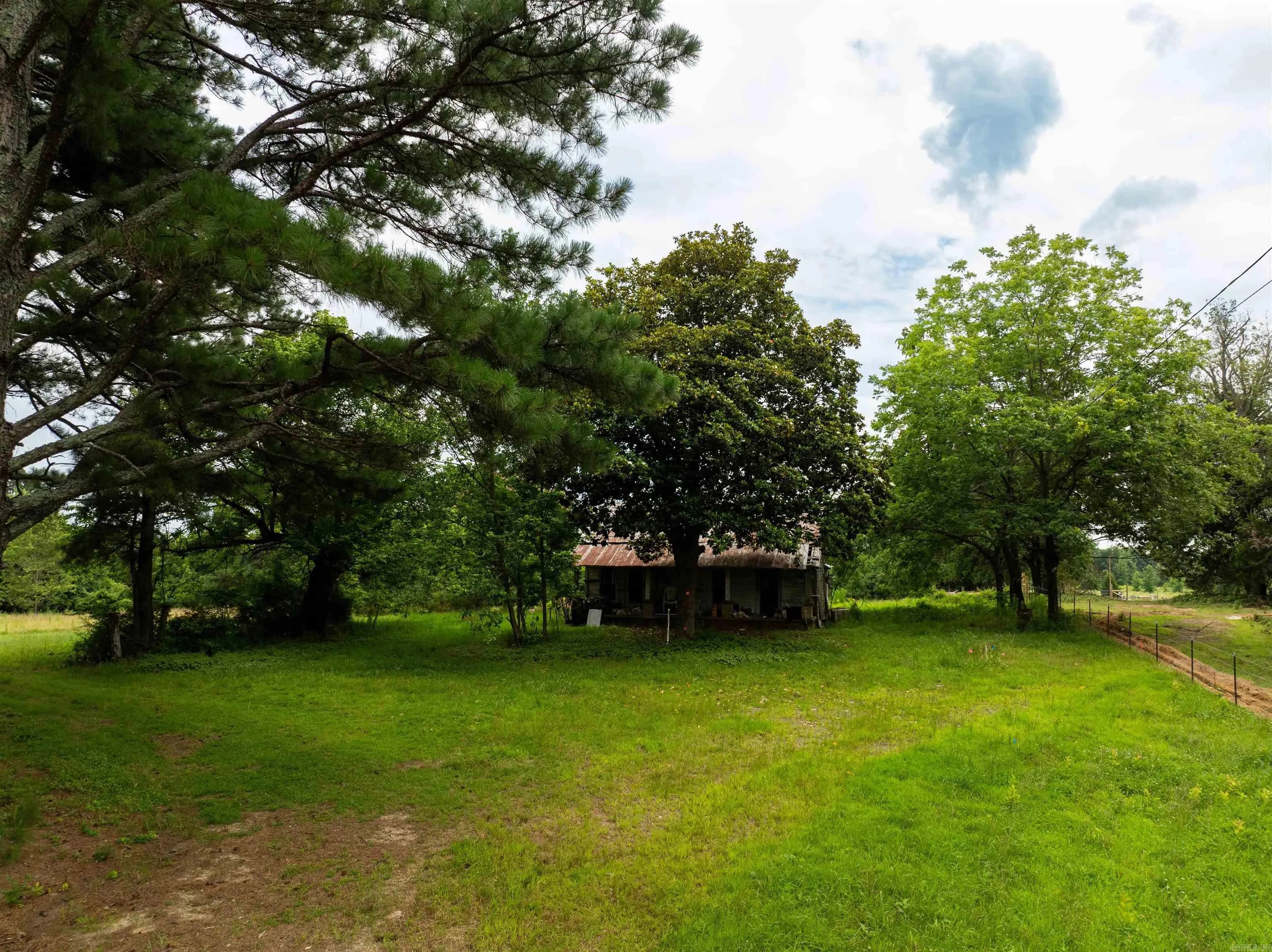 Property at 536  Sidon - Image 5