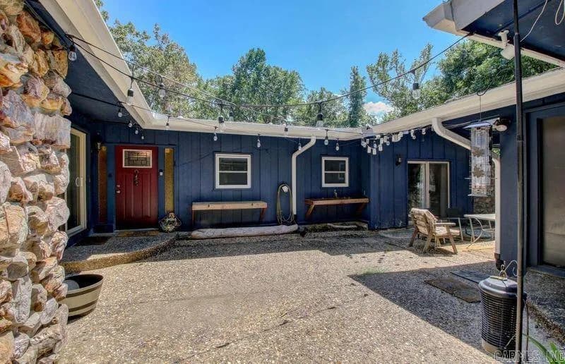 Property at 1  Oneida - Image 6