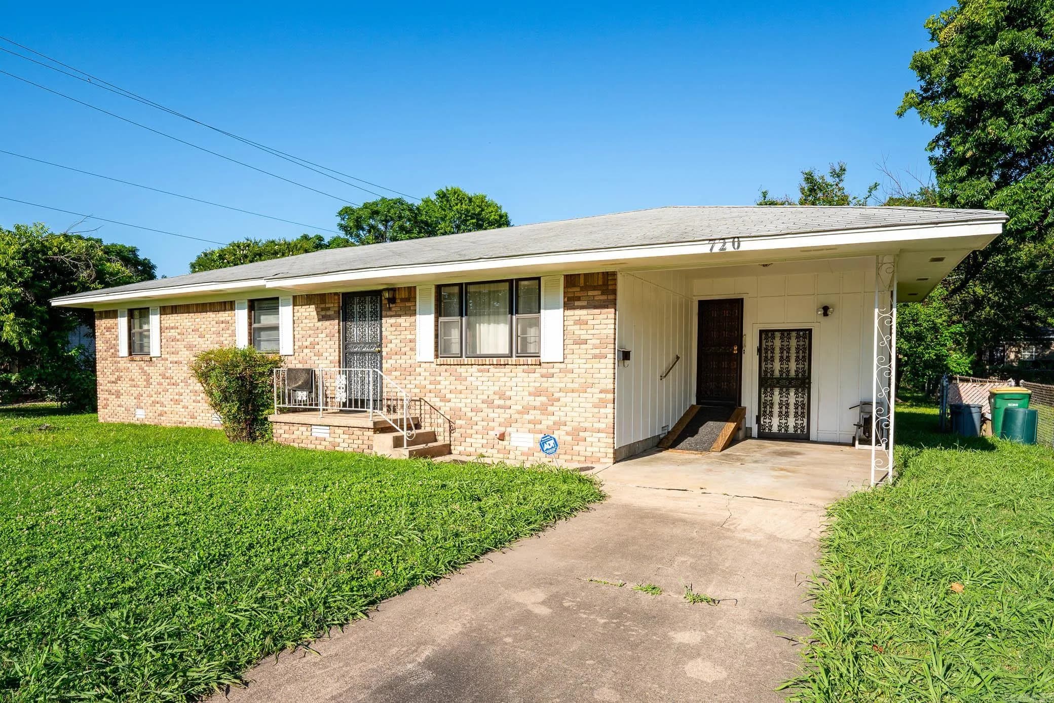 Property at 720  Walnut - Image 1