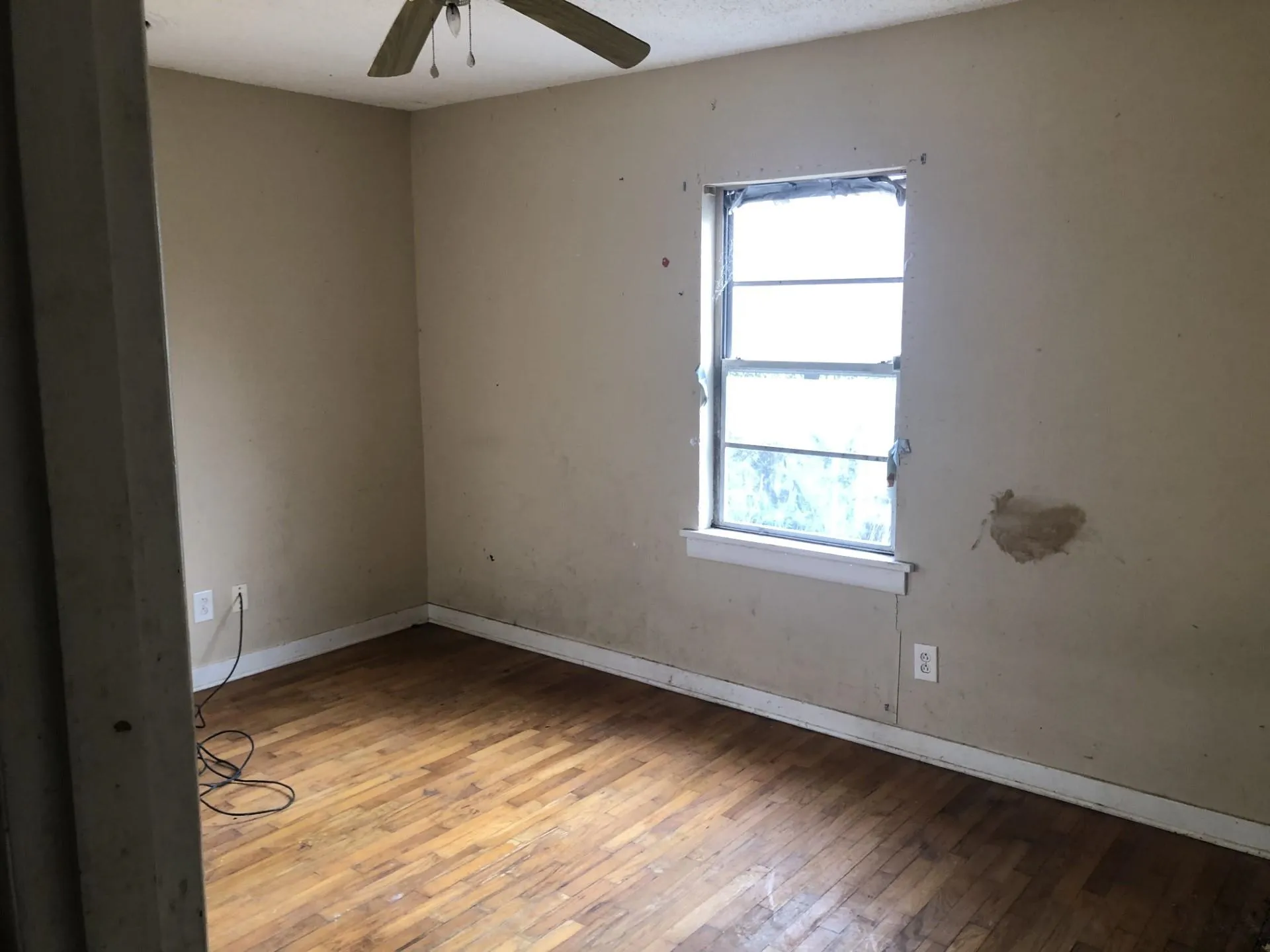 Property at 418 W 4th - Image 8