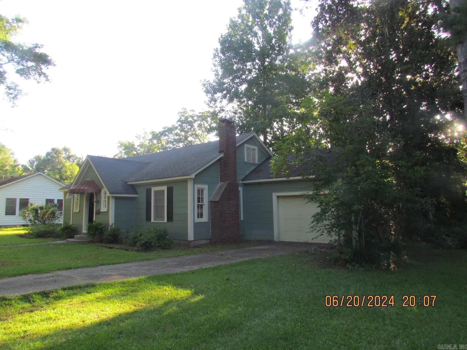 Property at 1107  Oak - Image 2