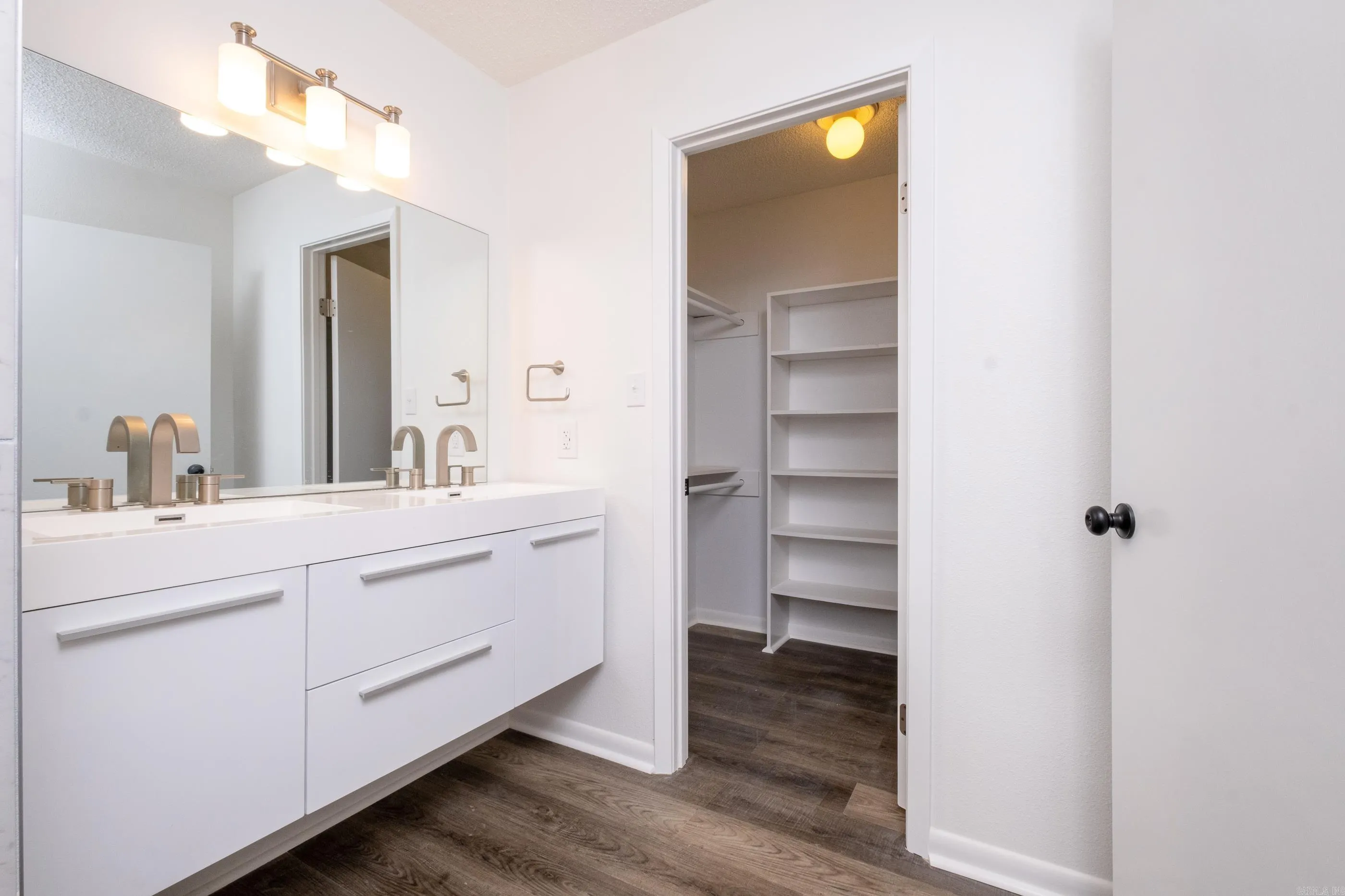 Property at 302  Sonnet street - Image 29