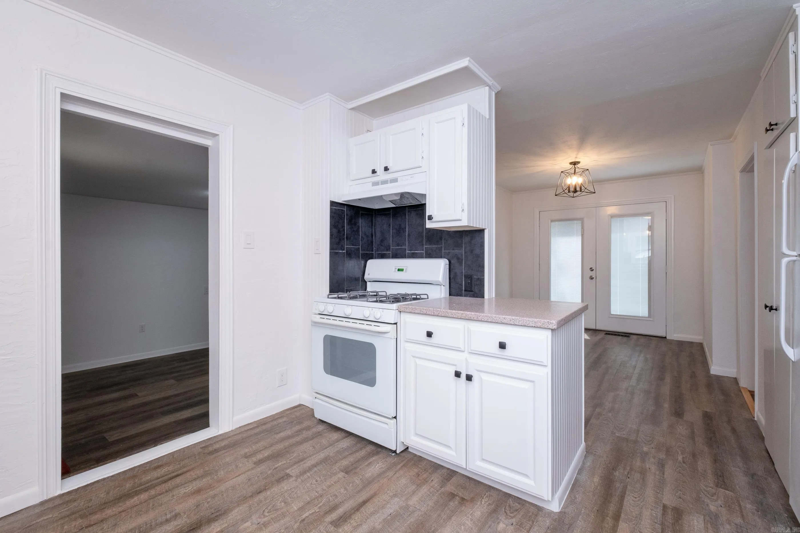 Property at 302  Sonnet street - Image 8