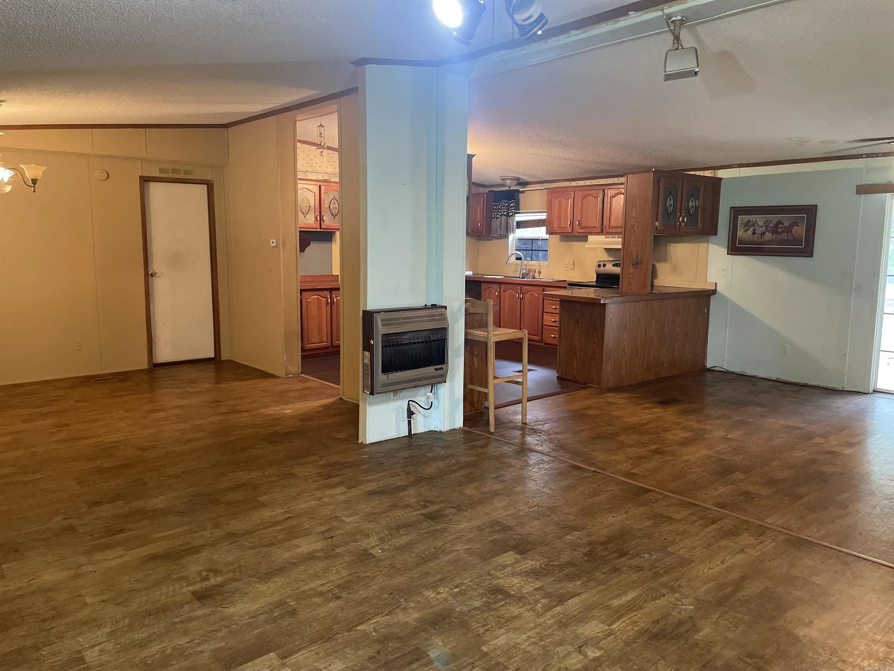 Property at 750  Bowen - Image 2
