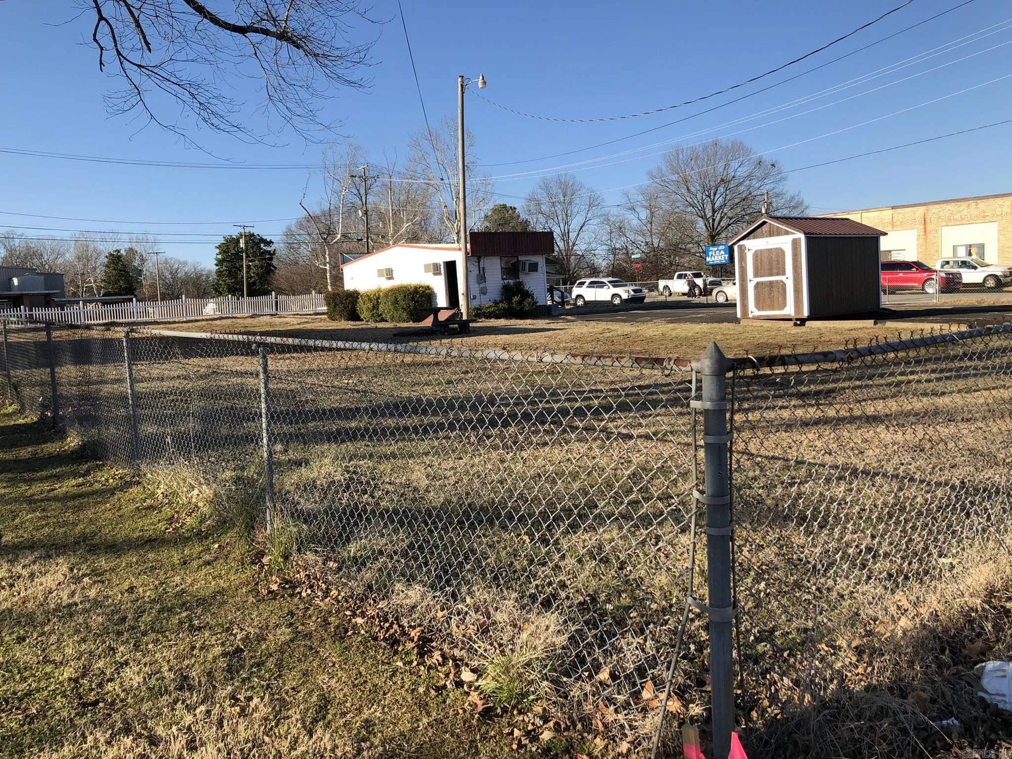 Property at 115 W Hickory - Image 39