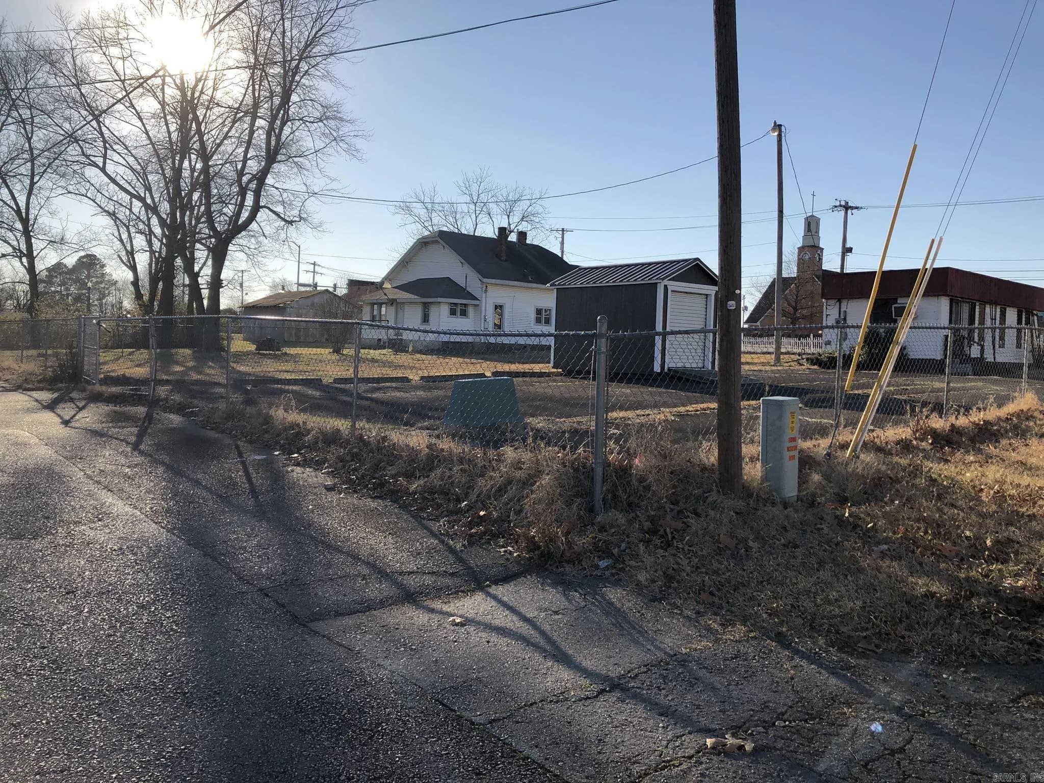 Property at 115 W Hickory - Image 41