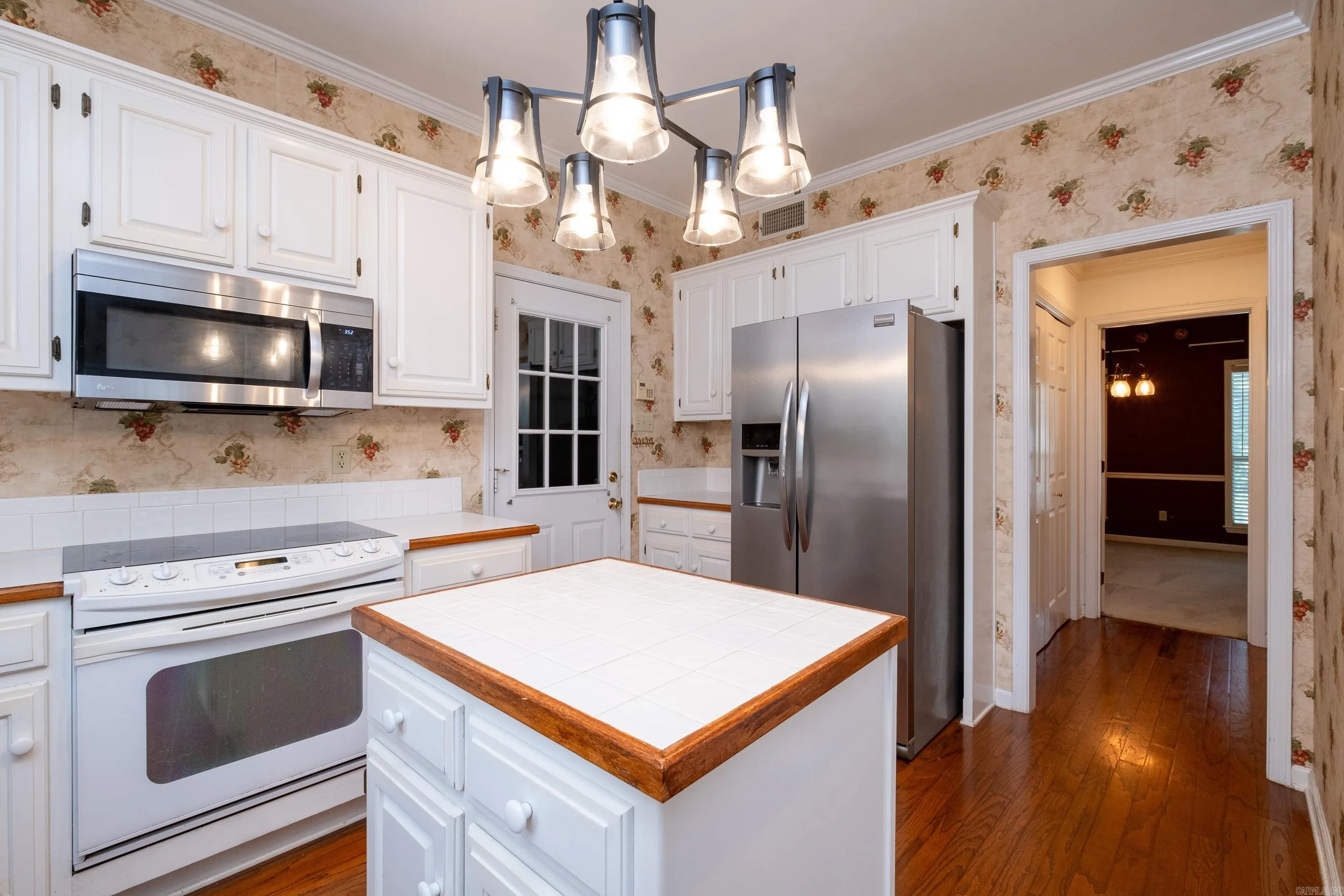 Property at 510  Lasalle - Image 15