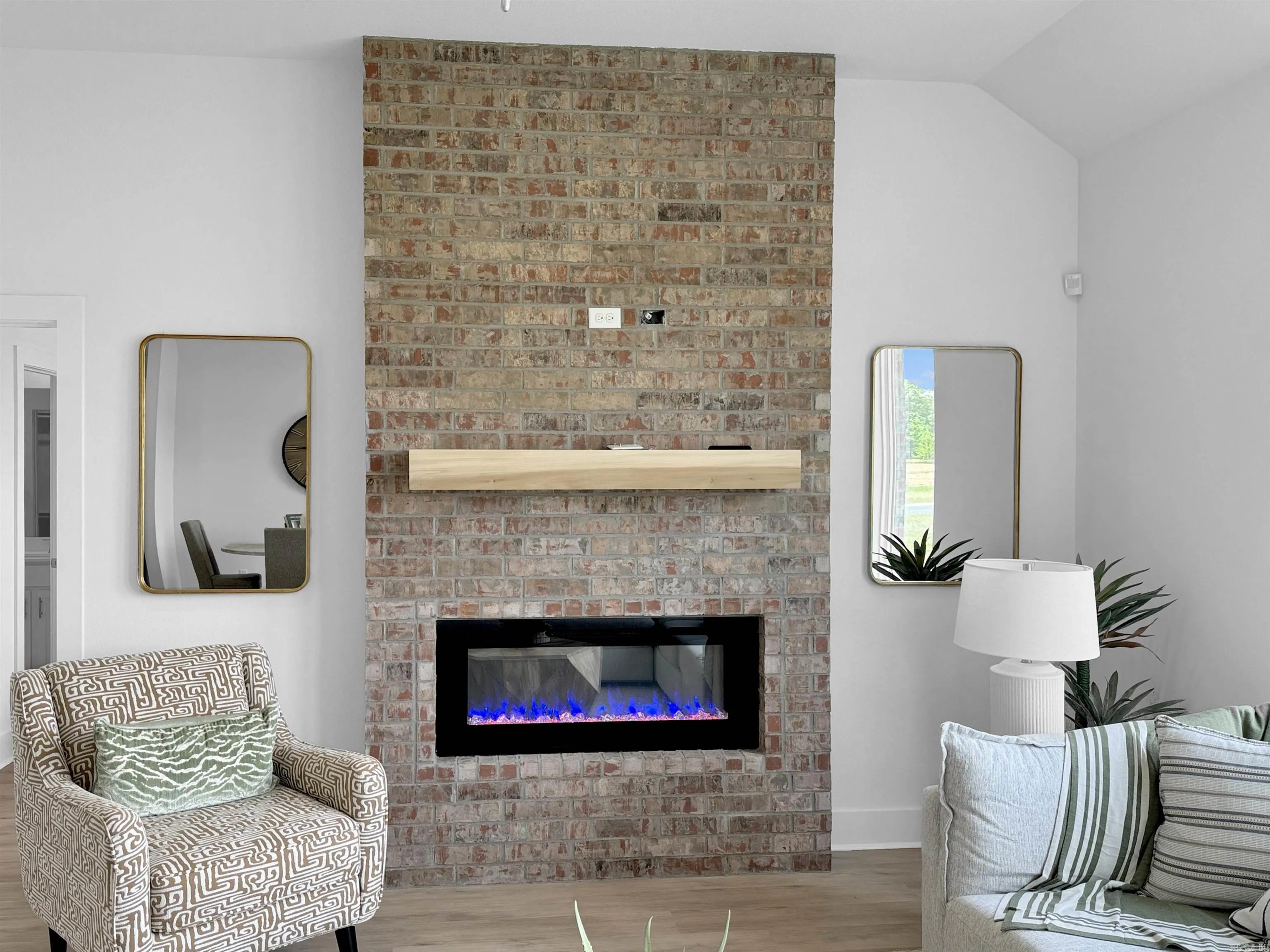 Property at 209  Lainey - Image 13
