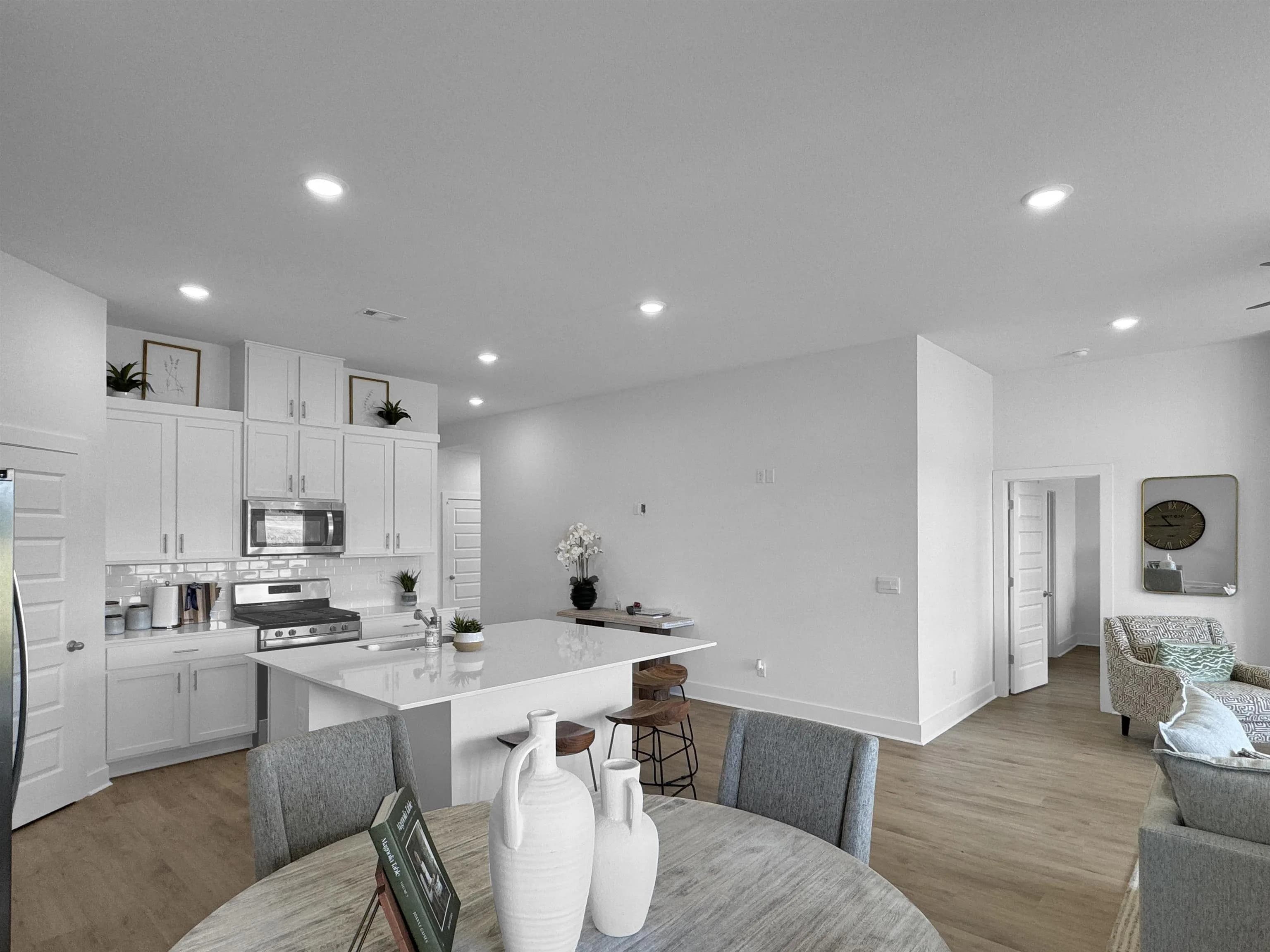 Property at 212  Mikah - Image 14