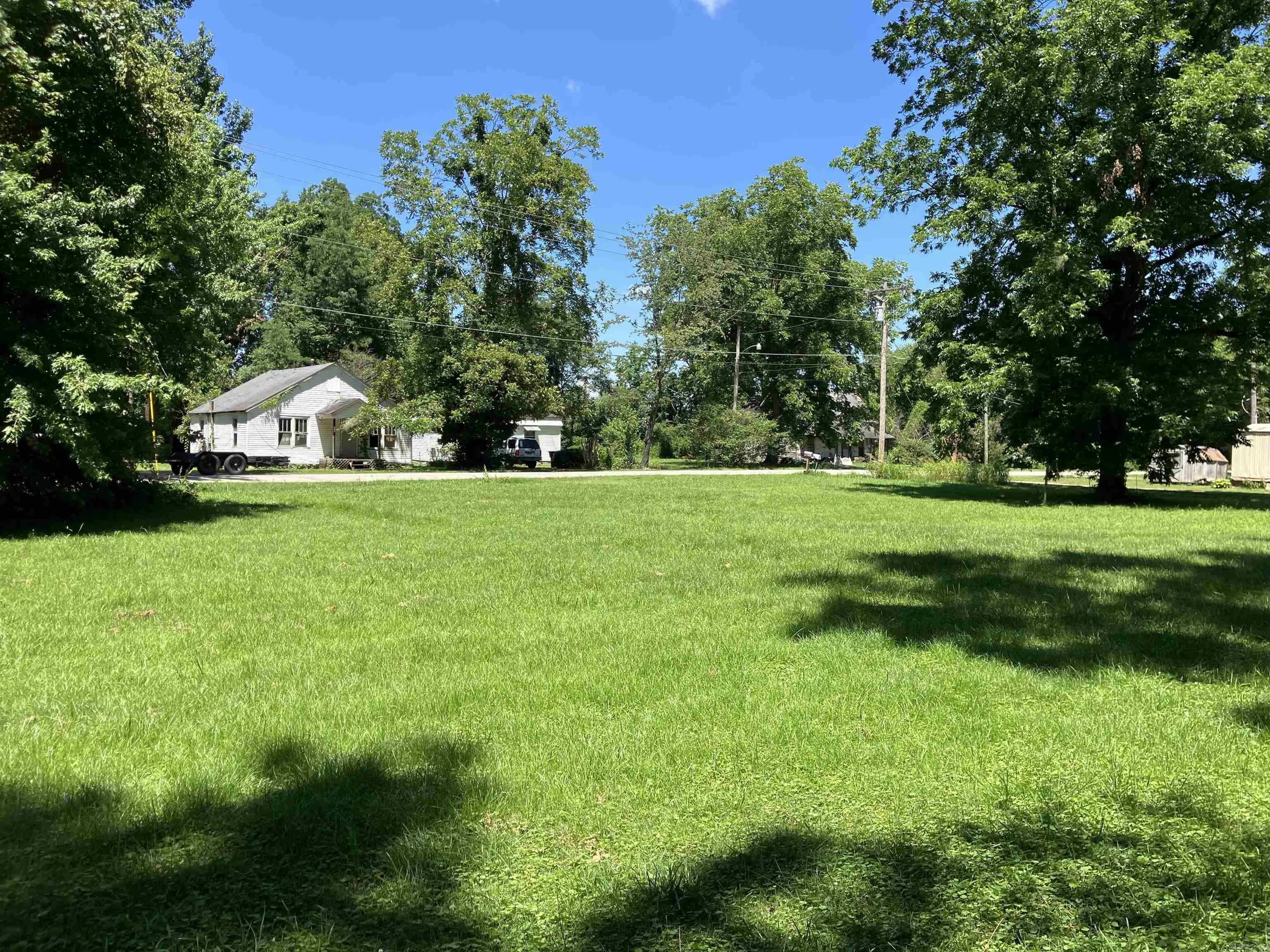 Property at 520 S Houston - Image 8