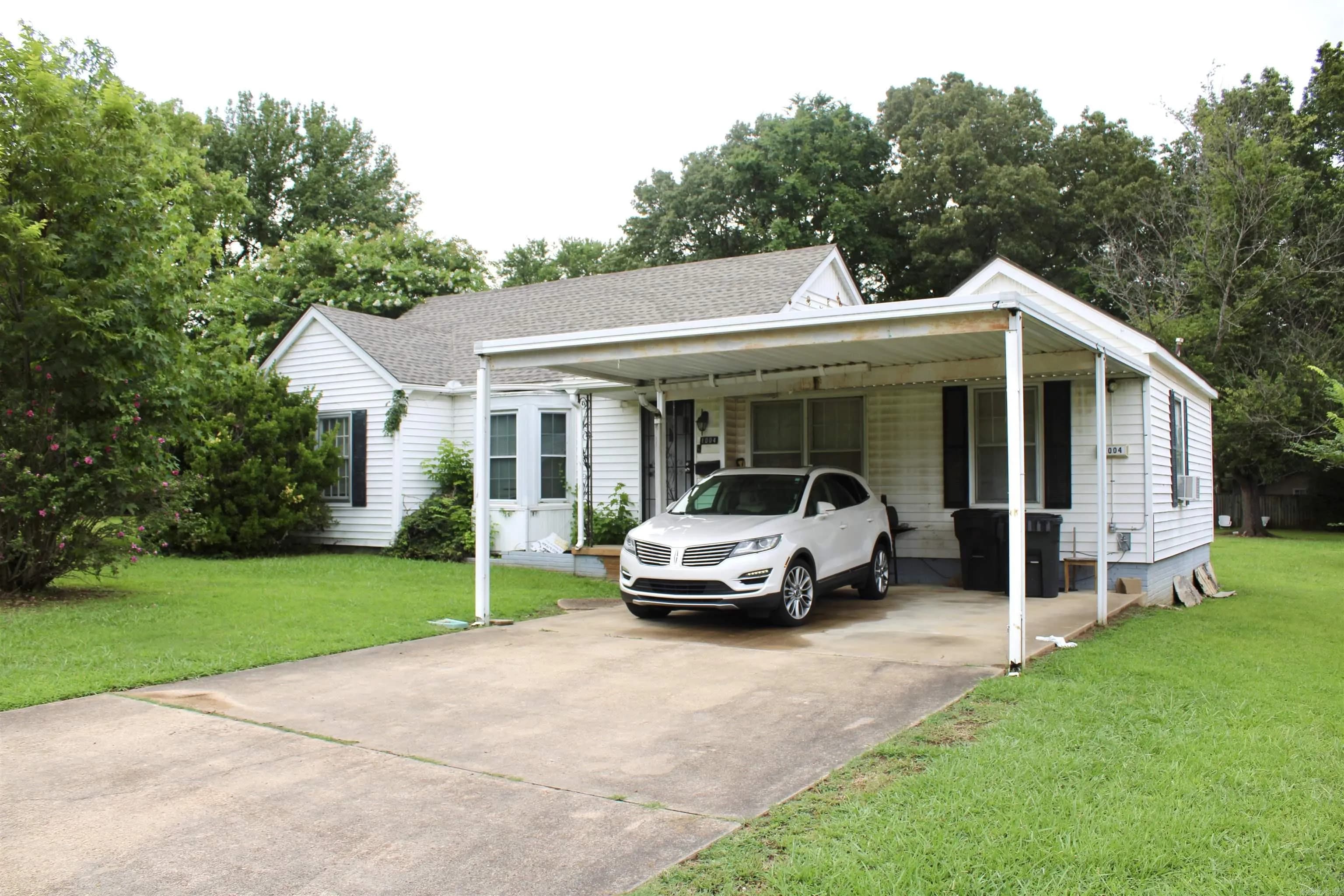 Property at 1004 W Cherry - Image 5