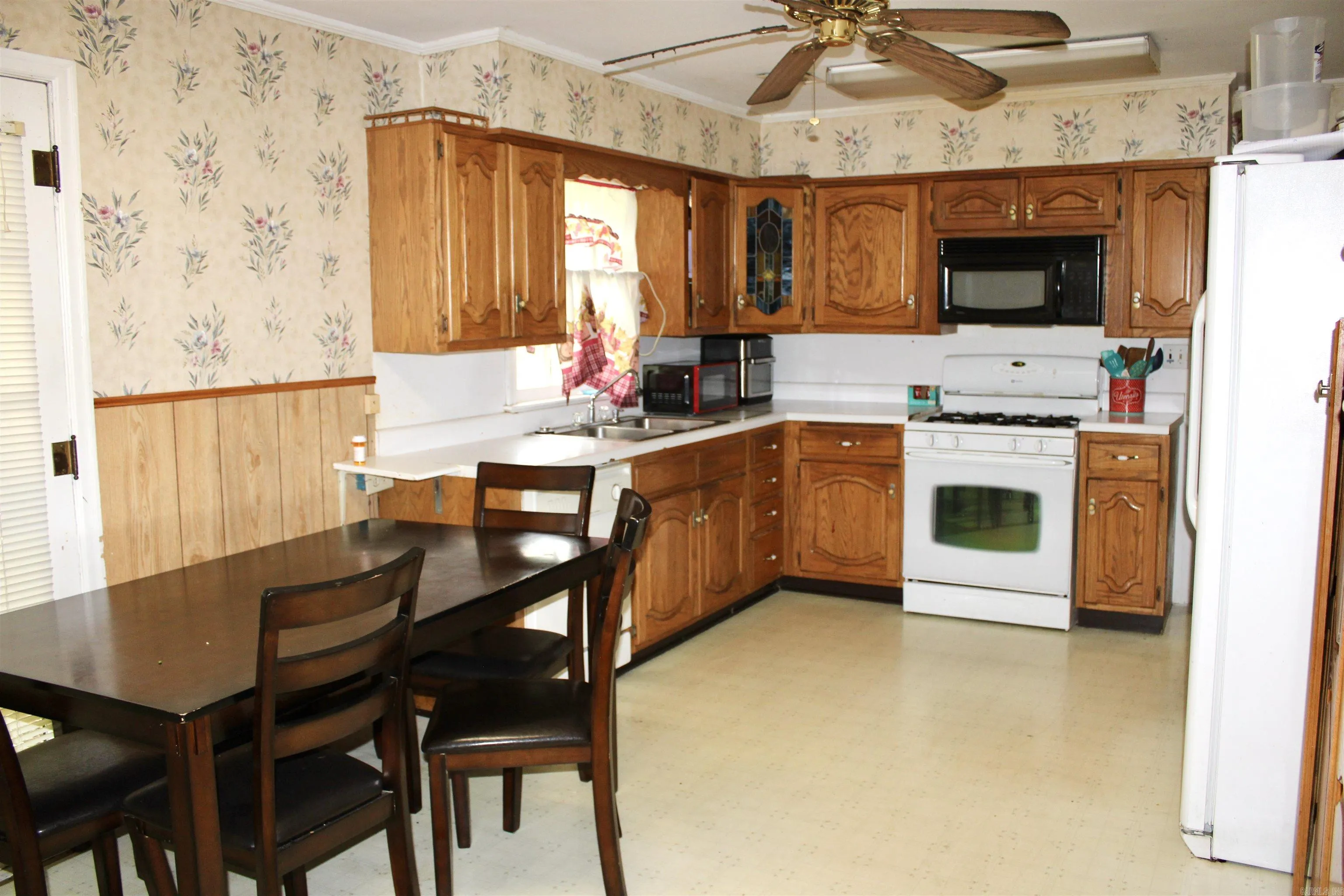 Property at 1004 W Cherry - Image 8