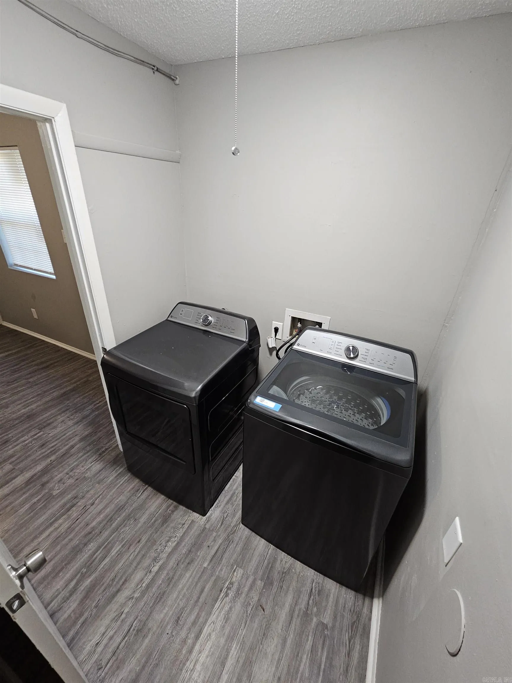 Property at 2301  Dorchester, B - Image 14