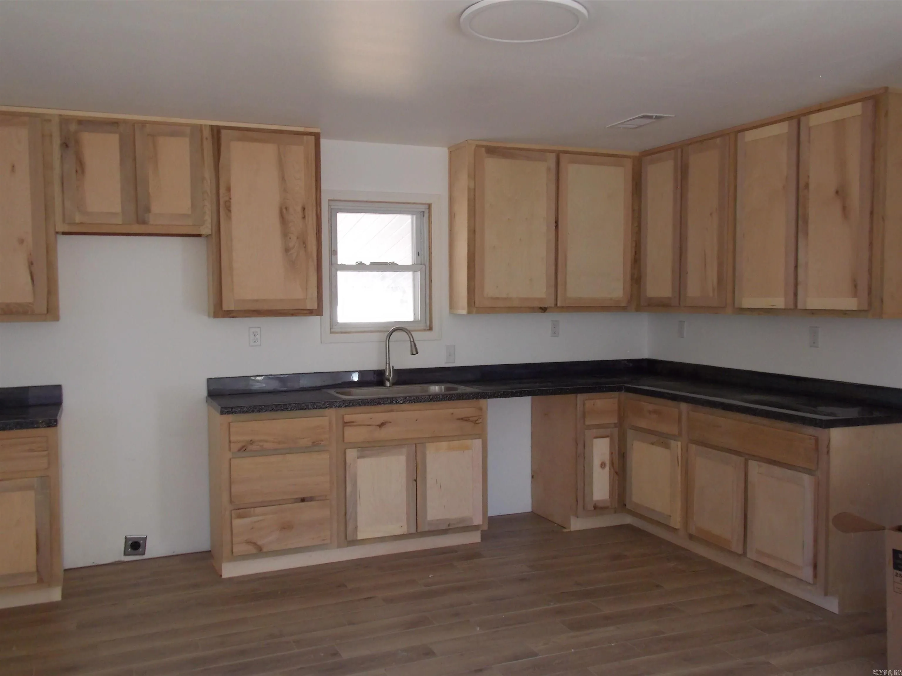 Property at 132  Lynn - Image 13
