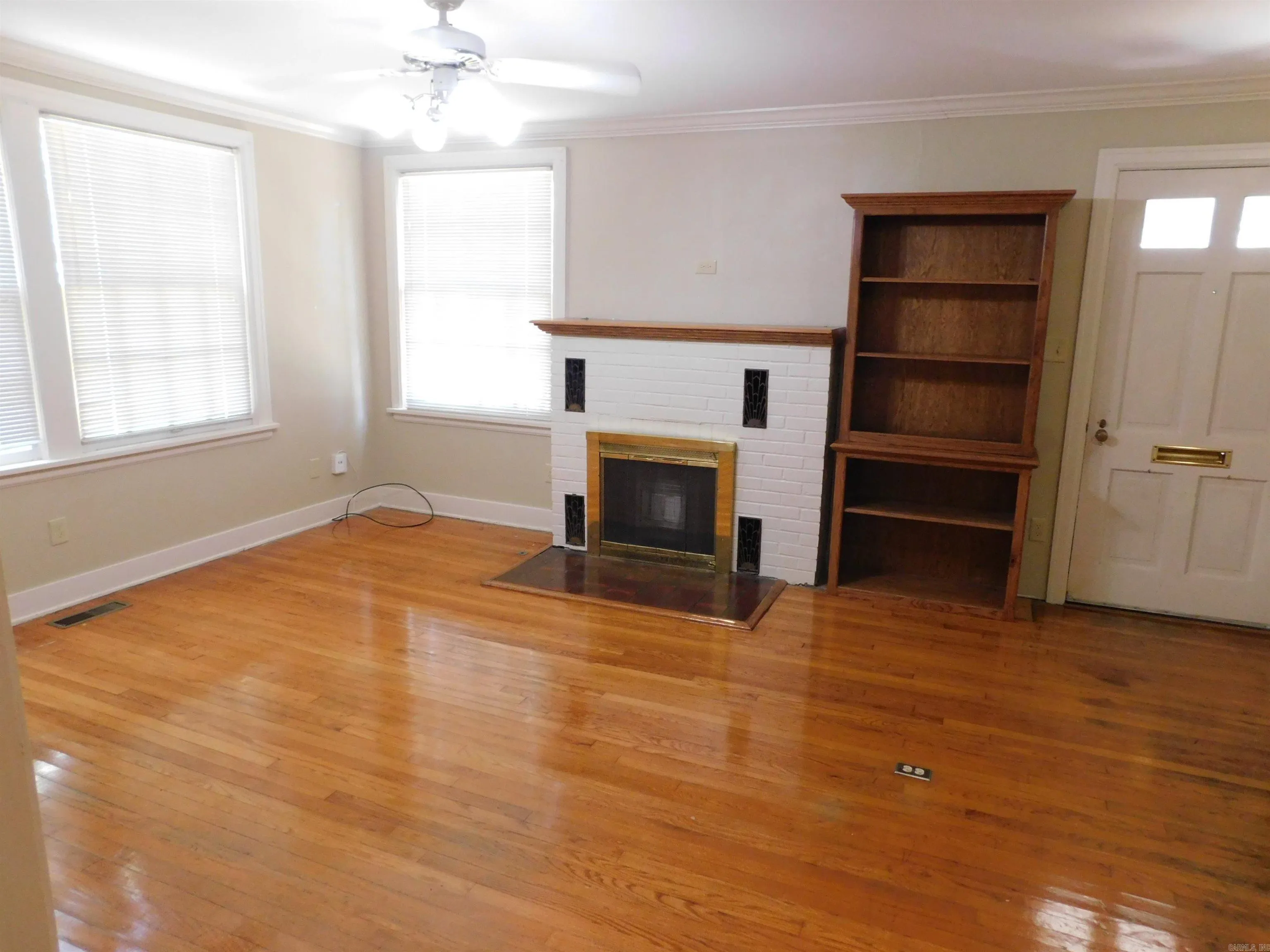 Property at 600 W F - Image 14