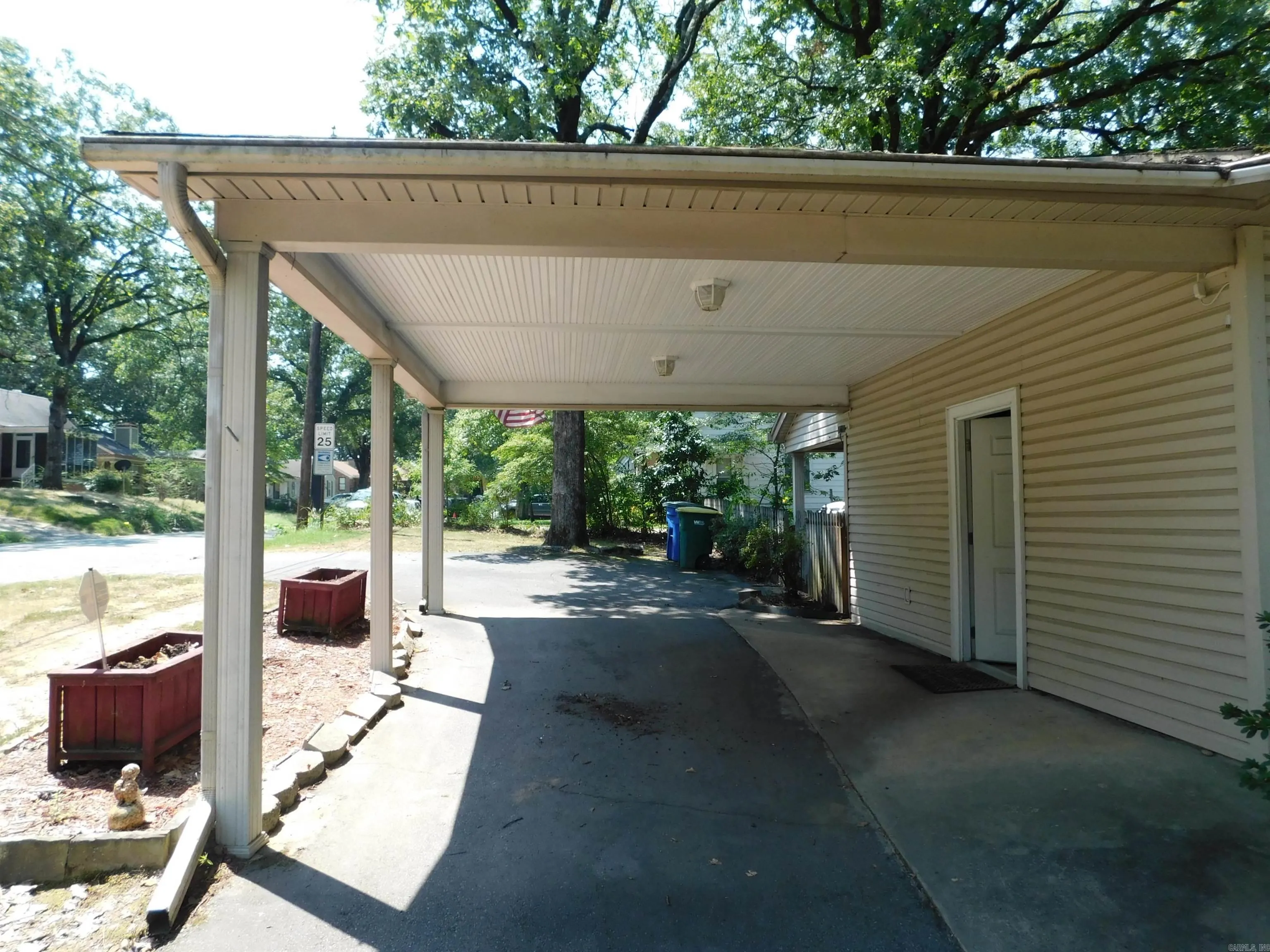 Property at 600 W F - Image 5
